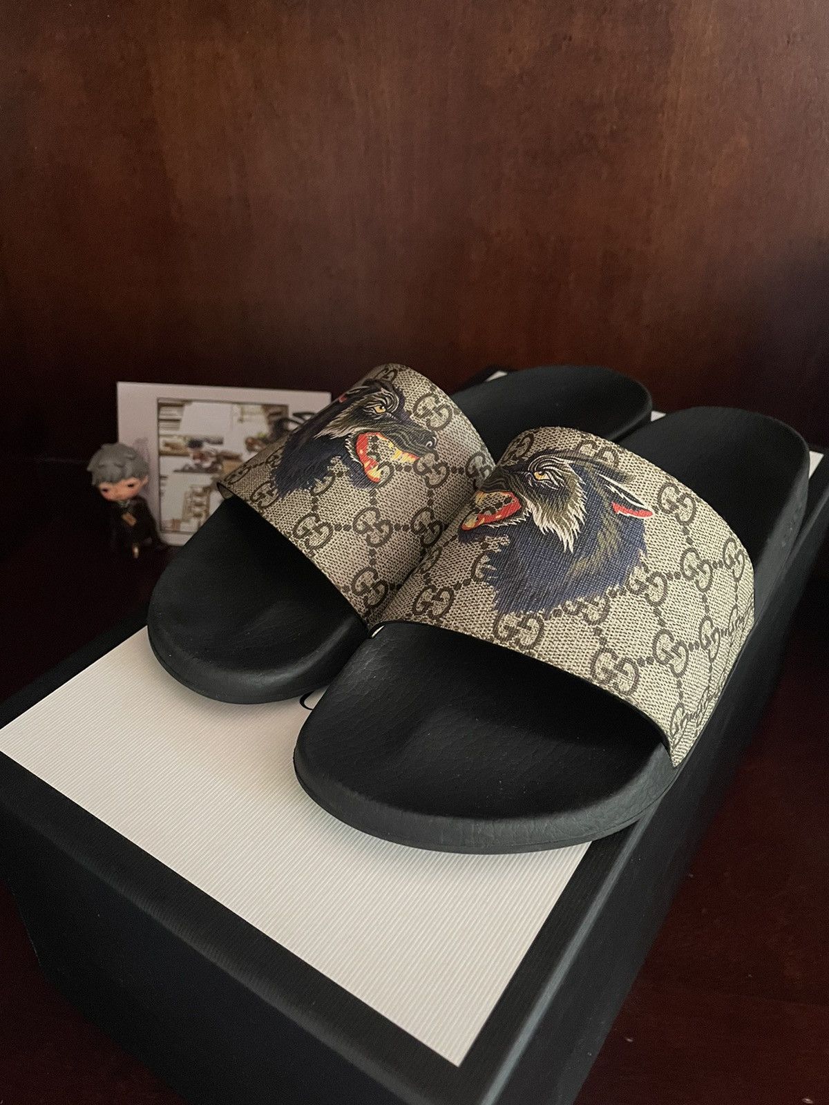 Gucci gg supreme slides with wolf on sale