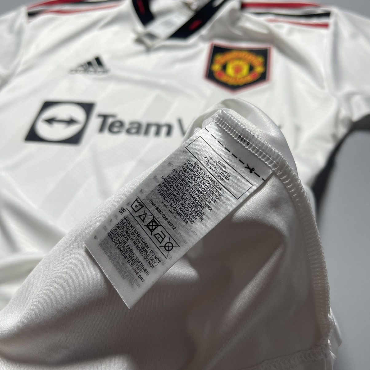 Adidas MAN UNITED ADIDAS 2022/2023 FOOTBALL AWAY JERSEY #9 MARTIAL Size US S / EU 44-46 / 1 - 11 Thumbnail
