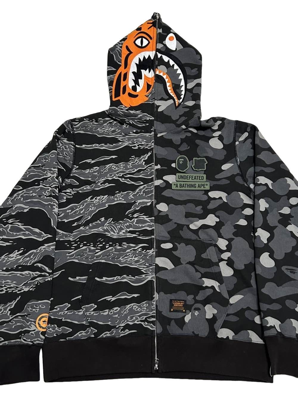 Bape × Undefeated Bape X Undefeated Tiger Shark Half Full ZipUp