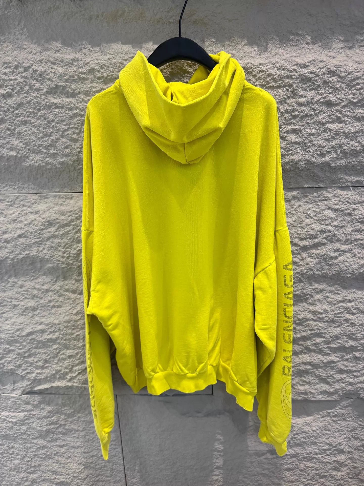 Balenciaga Balenciaga 24ss Unisex Bright Yellow Oversize Hoodie Size 3 Size US L / EU 52-54 / 3 - 3 Thumbnail