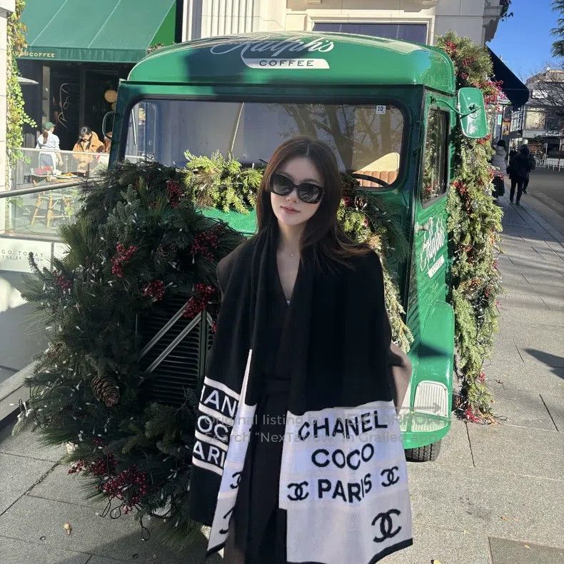 Chanel Chanel 24a double-sided slogan cashmere scarf Size ONE SIZE - 9 Thumbnail