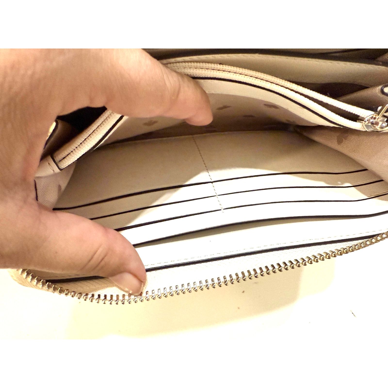 Kate Spade Kate Spade Wallet Womens White Saffiano Leather Zip Around Size ONE SIZE - 9 Thumbnail
