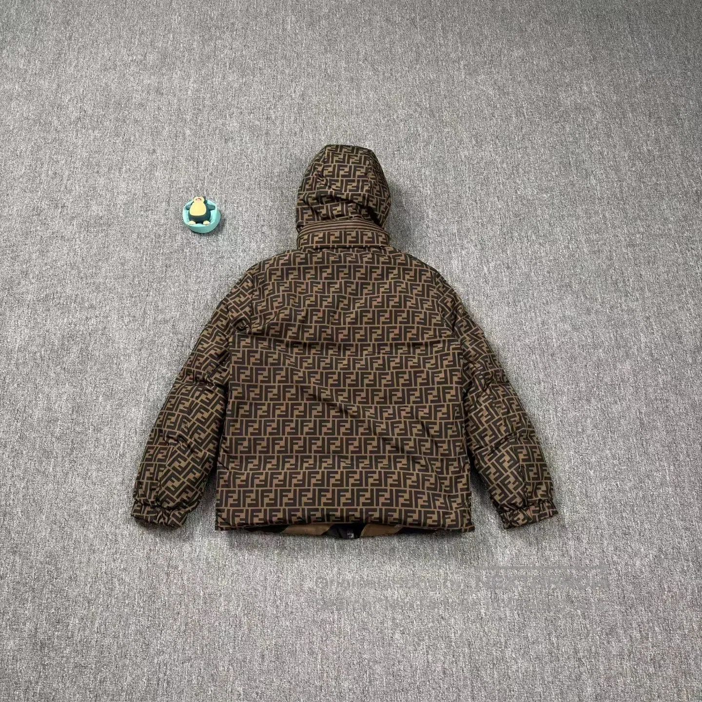 Fendi Fendi Reversible Monogram Print Down Jacket. Size L / US 10 / IT 46 - 2 Thumbnail