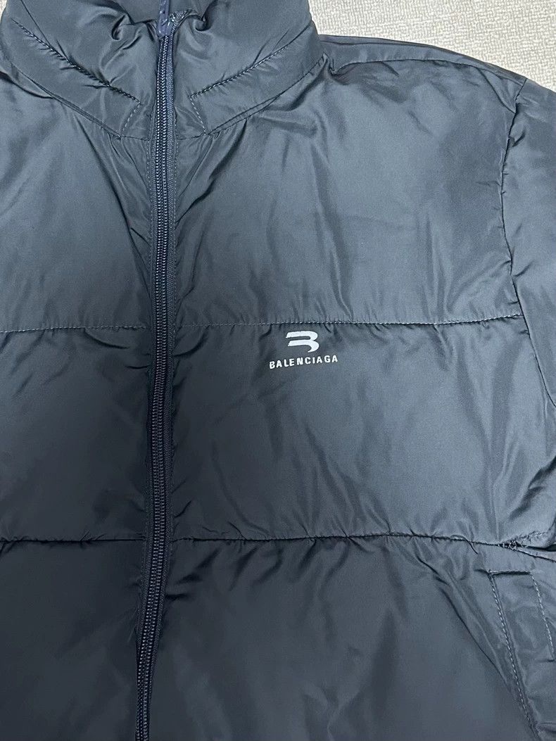 Balenciaga Balenciaga Classic Sporty B Oversize Down Jacket Size US S / EU 44-46 / 1 - 4 Thumbnail