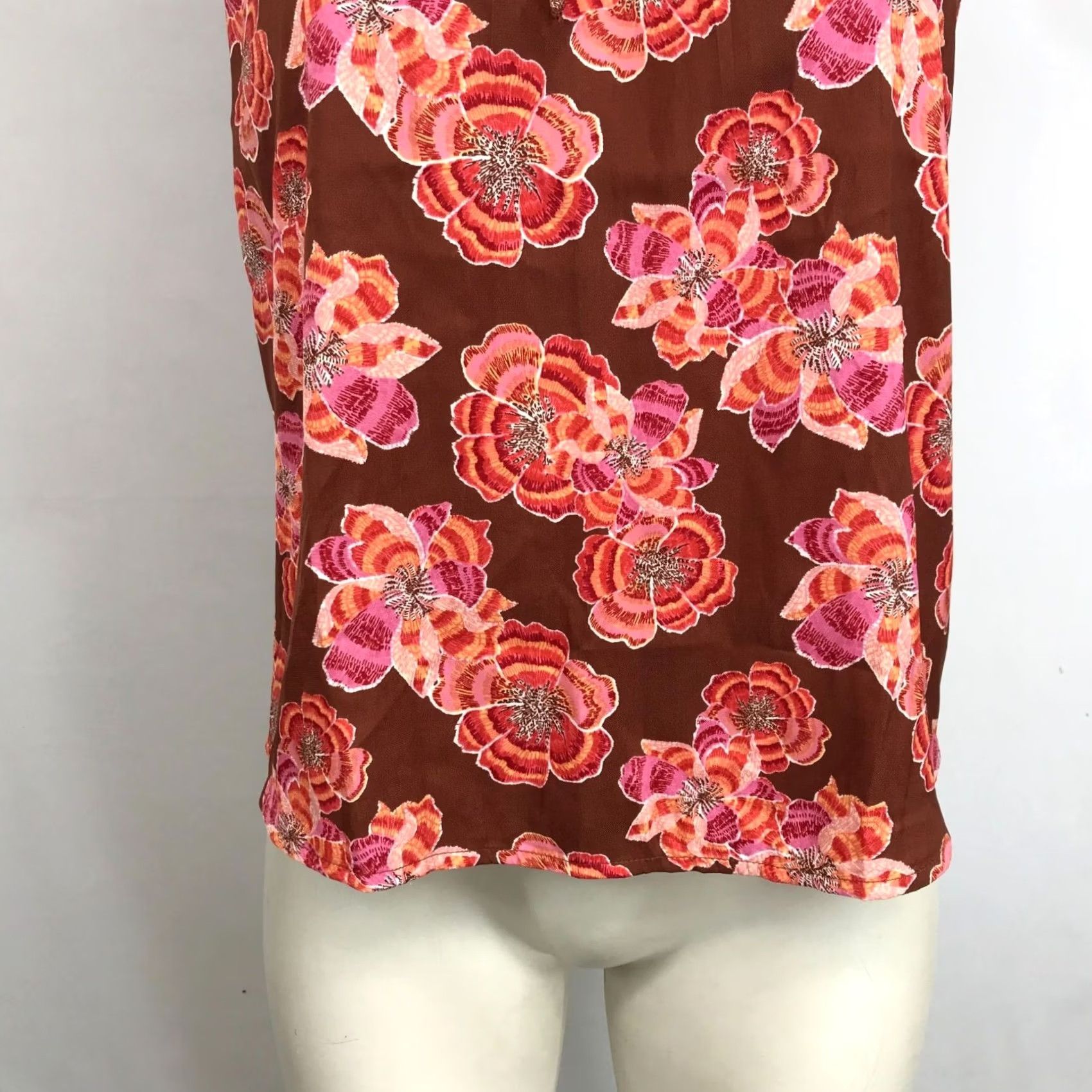 Loft 4. Optimized for keywords - “Loft,” “Womens Petite,” “Floral,” “Sleeves,” “Polyester” Size S / US 4 / IT 40 - 3 Thumbnail