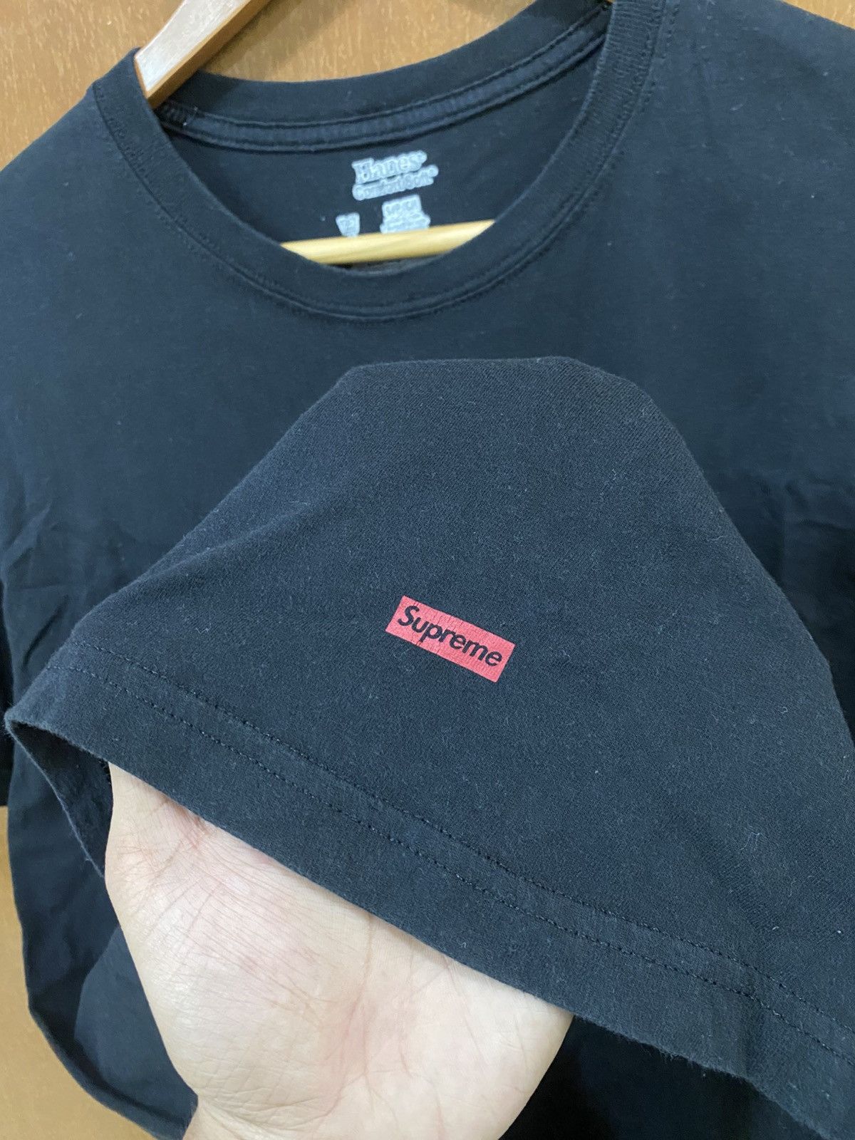 Hanes × Supreme Supreme x Hanes Plain Basic Tee Size US S / EU 44-46 / 1 - 1 Thumbnail