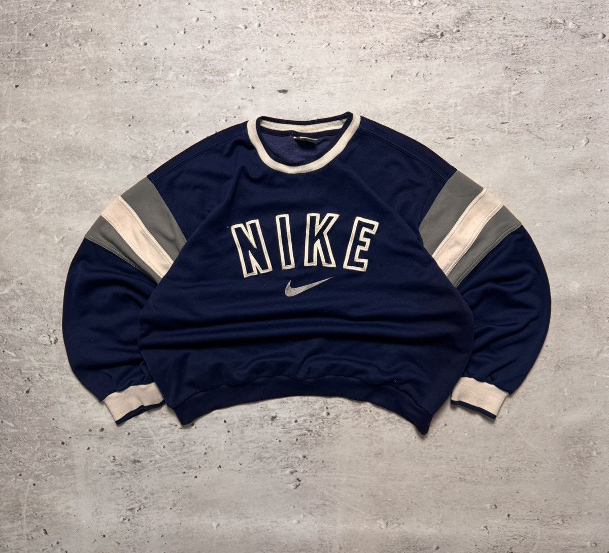 Nike × Vintage NIKE VINTAGE CENTER LOGO OVERSIZE BOXY SWEATSHIRT Size US L / EU 52-54 / 3 - 1 Thumbnail