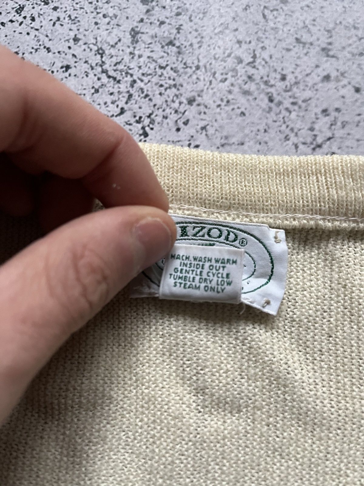 Lacoste Lacoste IZOD Vintage White Acrylic V-neck Sweater Y2K USA Size US XL / EU 56 / 4 - 4 Thumbnail