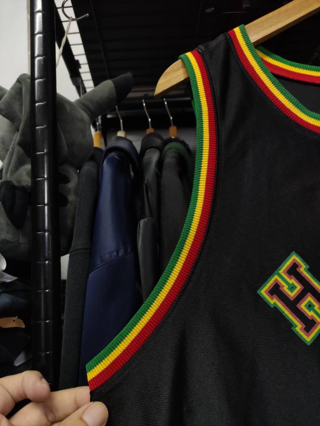 Billabong Vtg Billabong Andy Irons #1 World Champ Hawaii Rasta jersey Size US XL / EU 56 / 4 - 8 Thumbnail