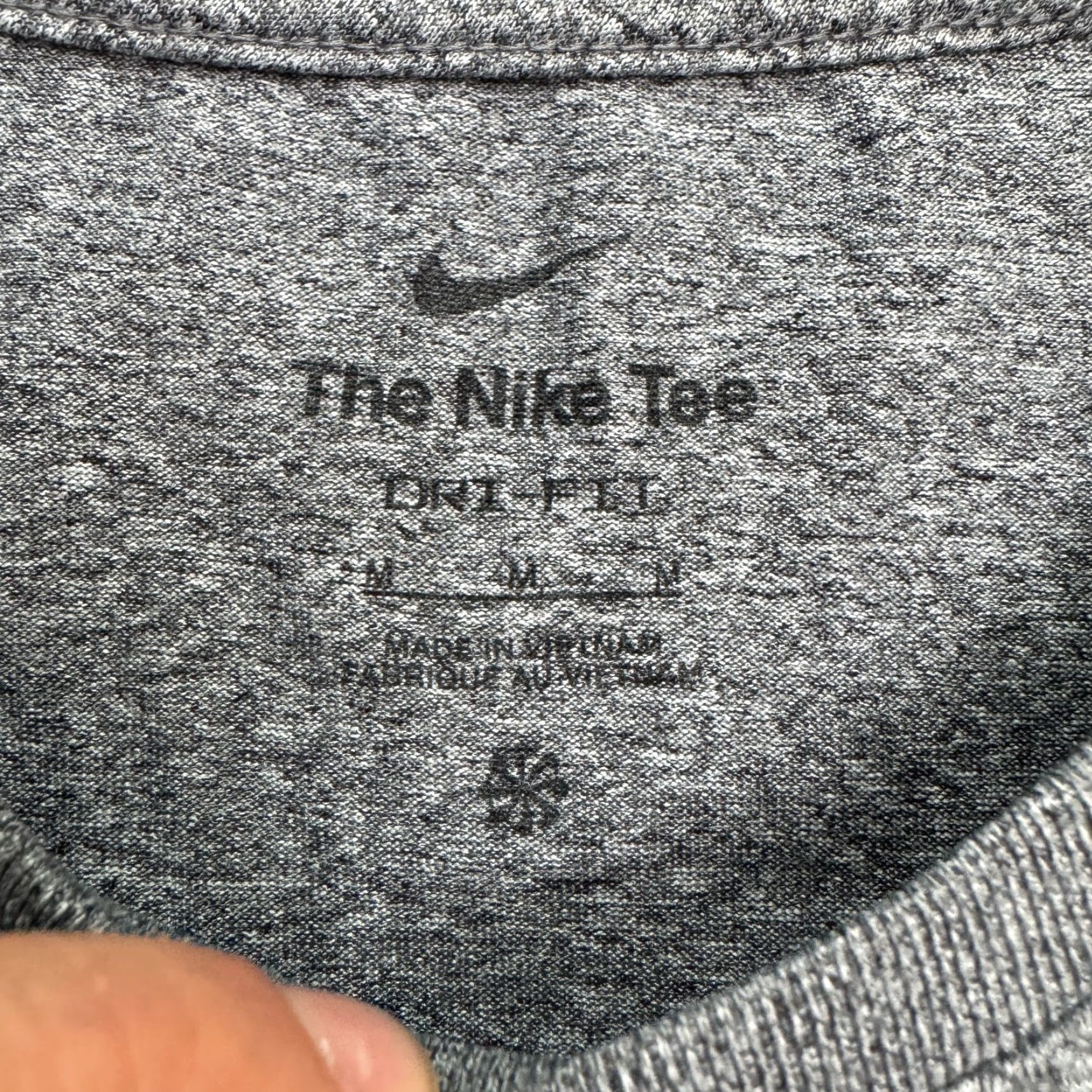 Nike Nike Dri-Fit T-Shirt Women's Medium Heather Gray Performance Tee The Nike Tee Dri-Fit Active T-Shirt Womens Medium Heather Gray Performance Tee Size M / US 6-8 / IT 42-44 - 4 Thumbnail