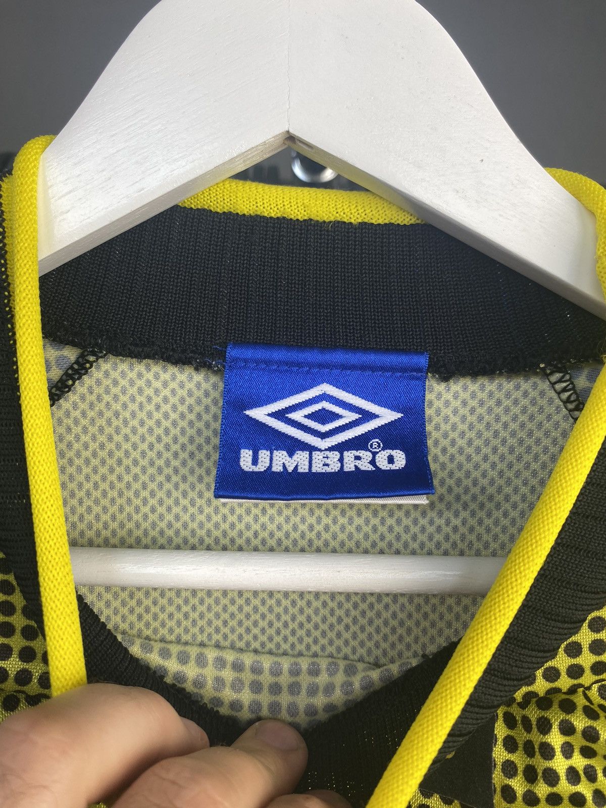 Umbro VINTAGE UMBRO TEMPLATE 1990'S GOALKEEPER FOOTBALL JERSEY Size US XXL / EU 58 / 5 - 6 Thumbnail