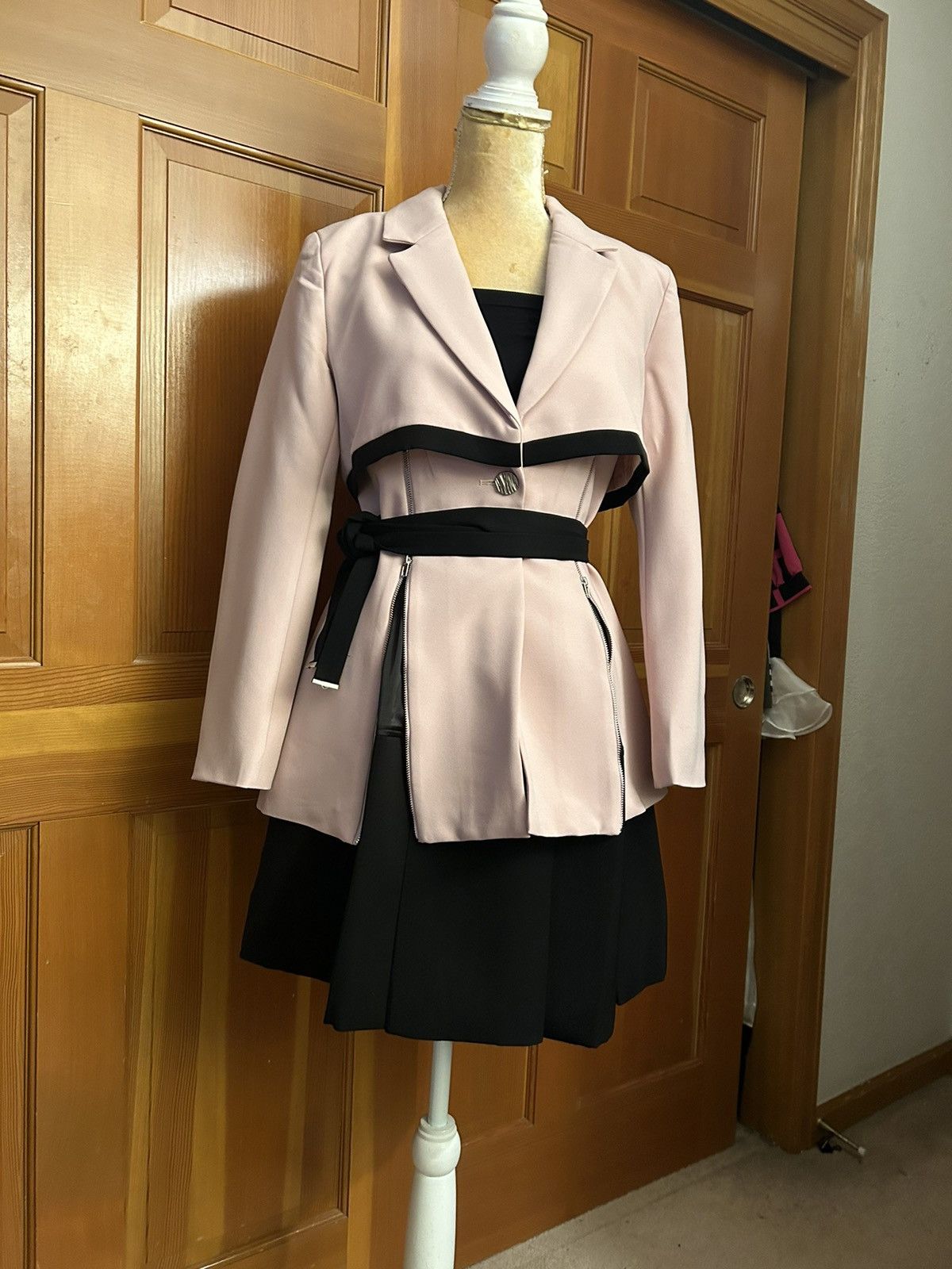 Designer × Other NWT, Lavishly Paris Pink Long Sleeve Skirt Suit Dress. Size M / US 6-8 / IT 42-44 - 14 Thumbnail