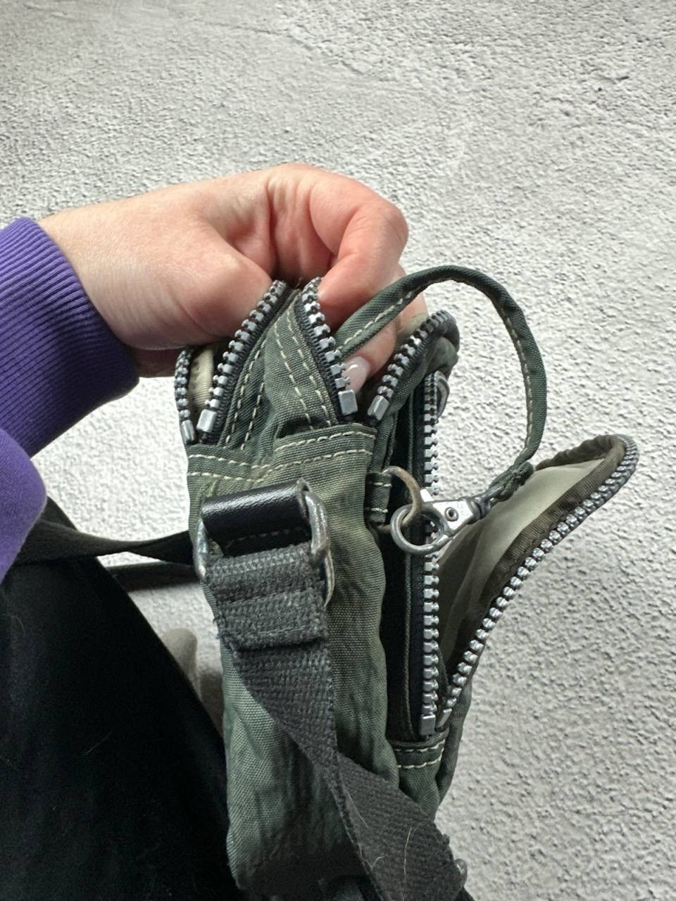 Japanese Brand Vintage Japan Messenger Sling Bag Distressed Y2K Faded Size ONE SIZE - 18 Thumbnail