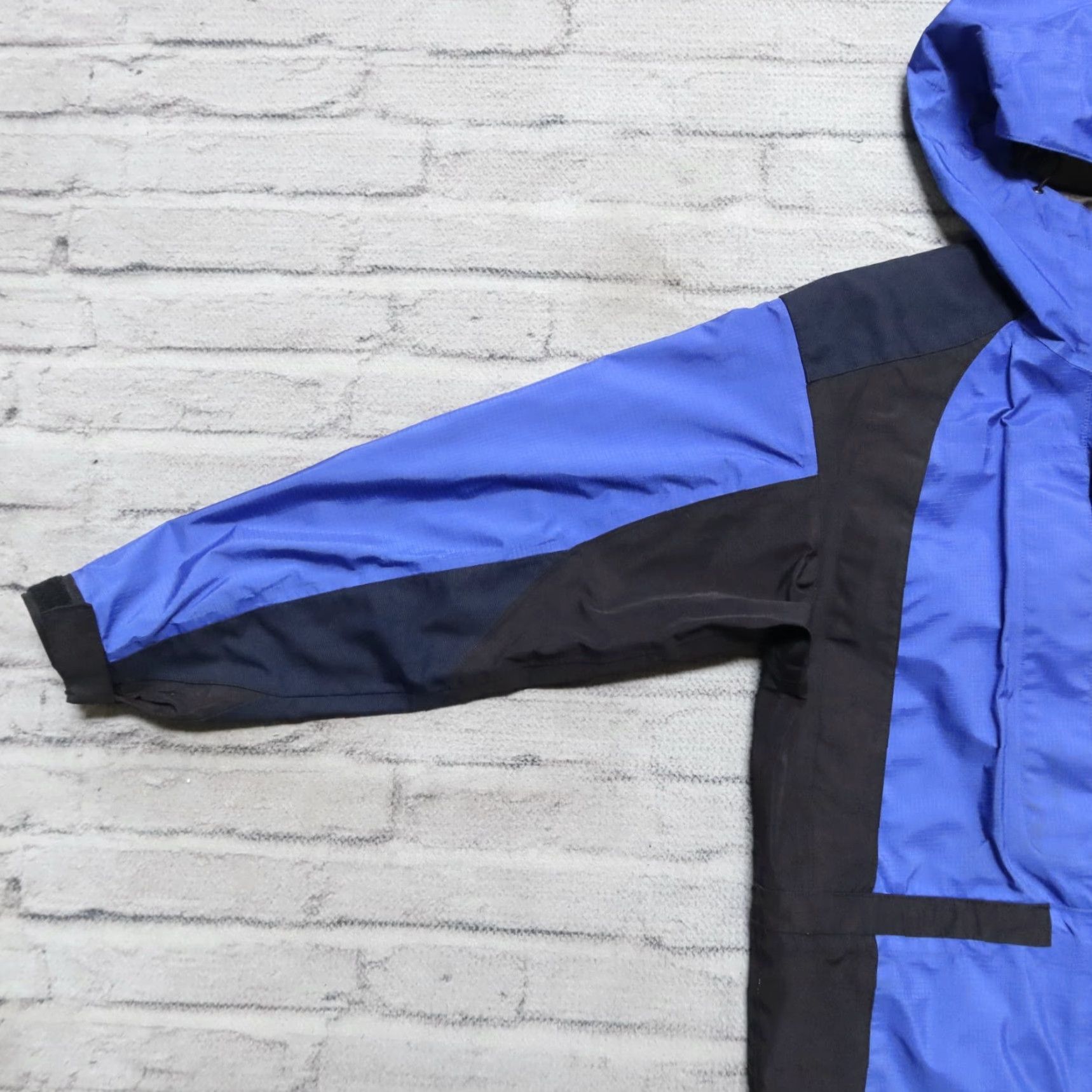The North Face VINTAGE The North Face Goretex Mountain Guide Parka Jacket Mens S Blue 90s Size US S / EU 44-46 / 1 - 5 Thumbnail