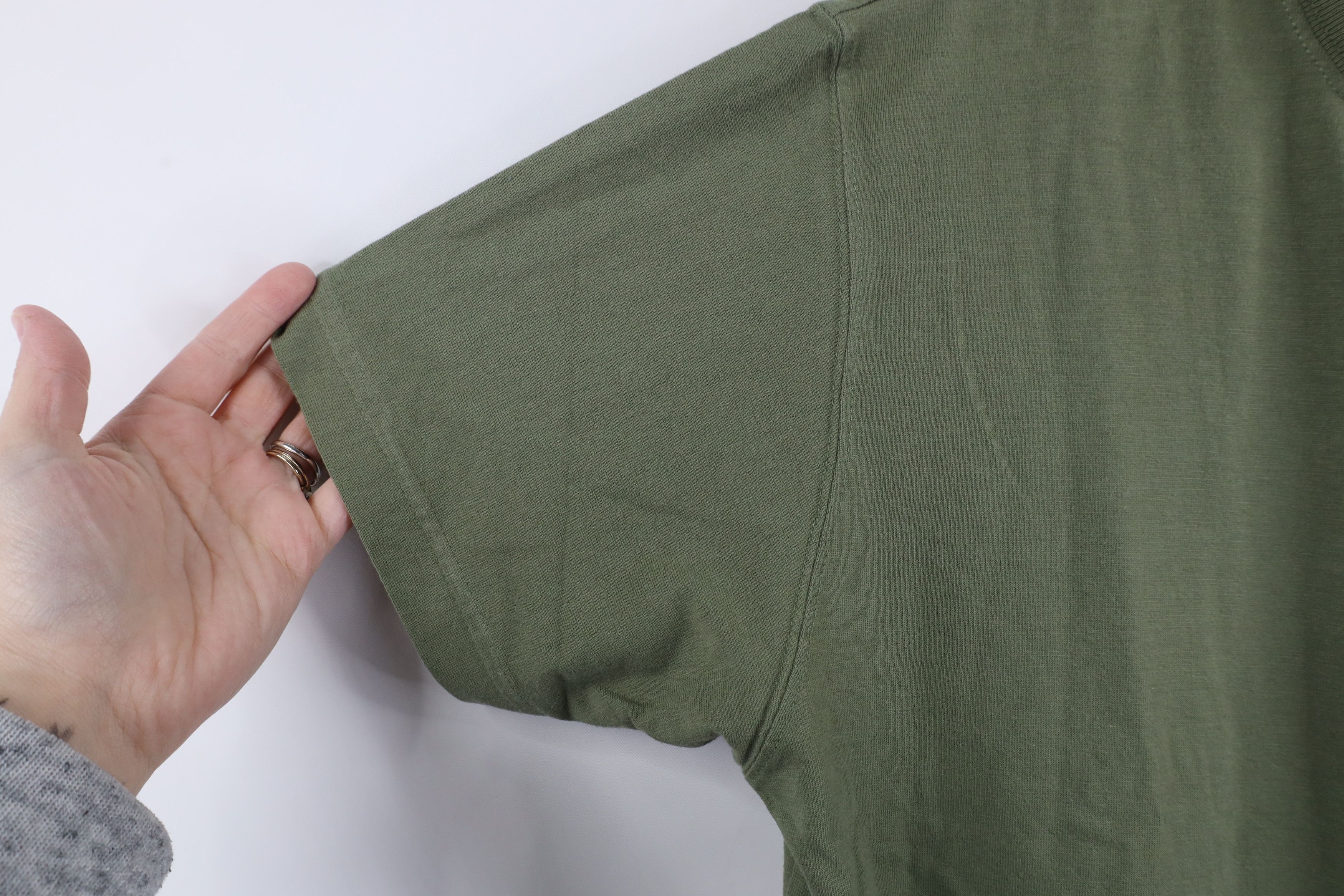 Vintage Vintage 90s Streetwear Blank Short Sleeve T-Shirt Army Green Size US L / EU 52-54 / 3 - 7 Thumbnail
