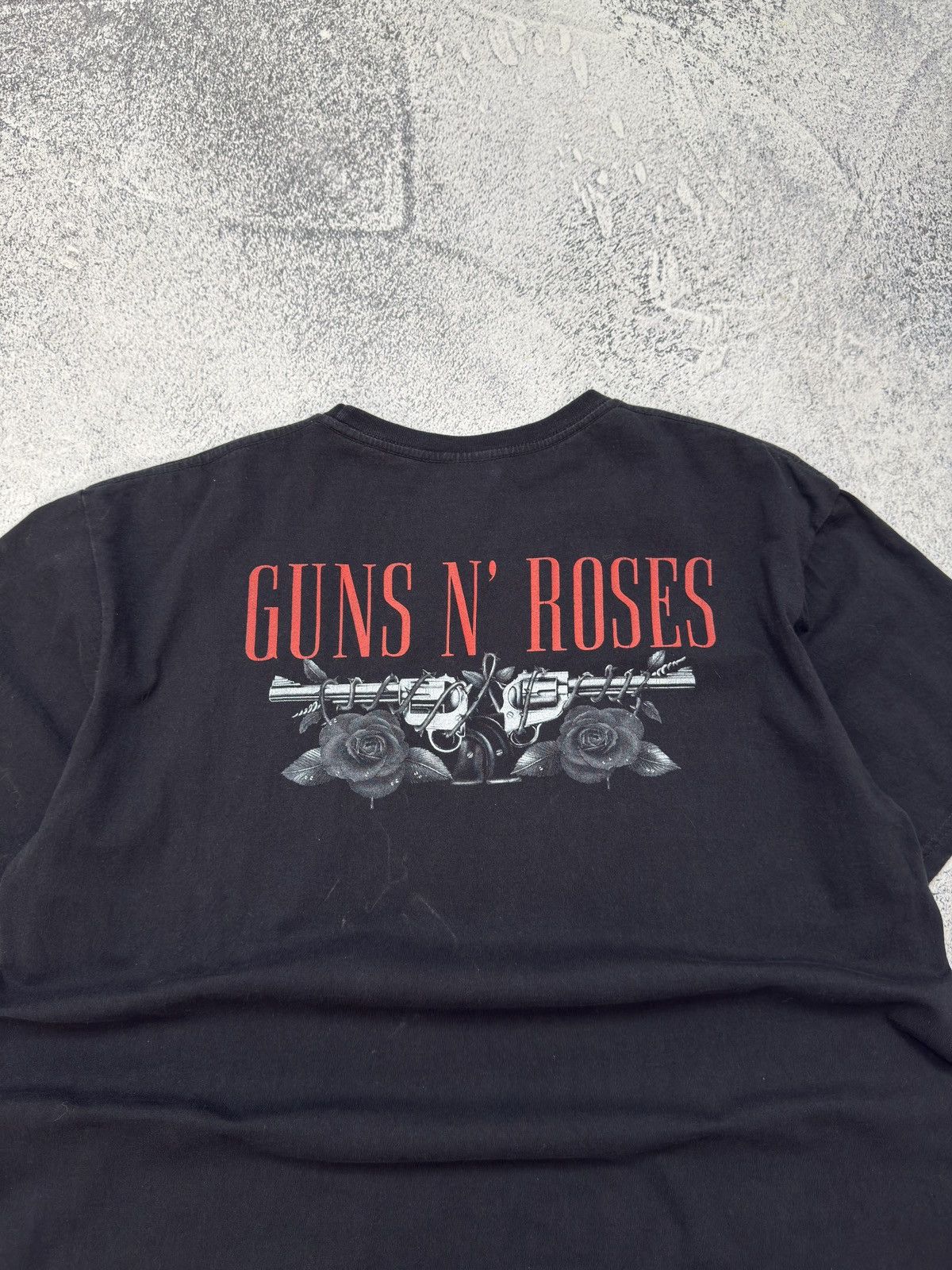 Guns N' Roses VINTAGE 90s GUNS N ROSES USE YOUR ILLUTION TOUR BAND T-SHIRT Size US XL / EU 56 / 4 - 15 Thumbnail