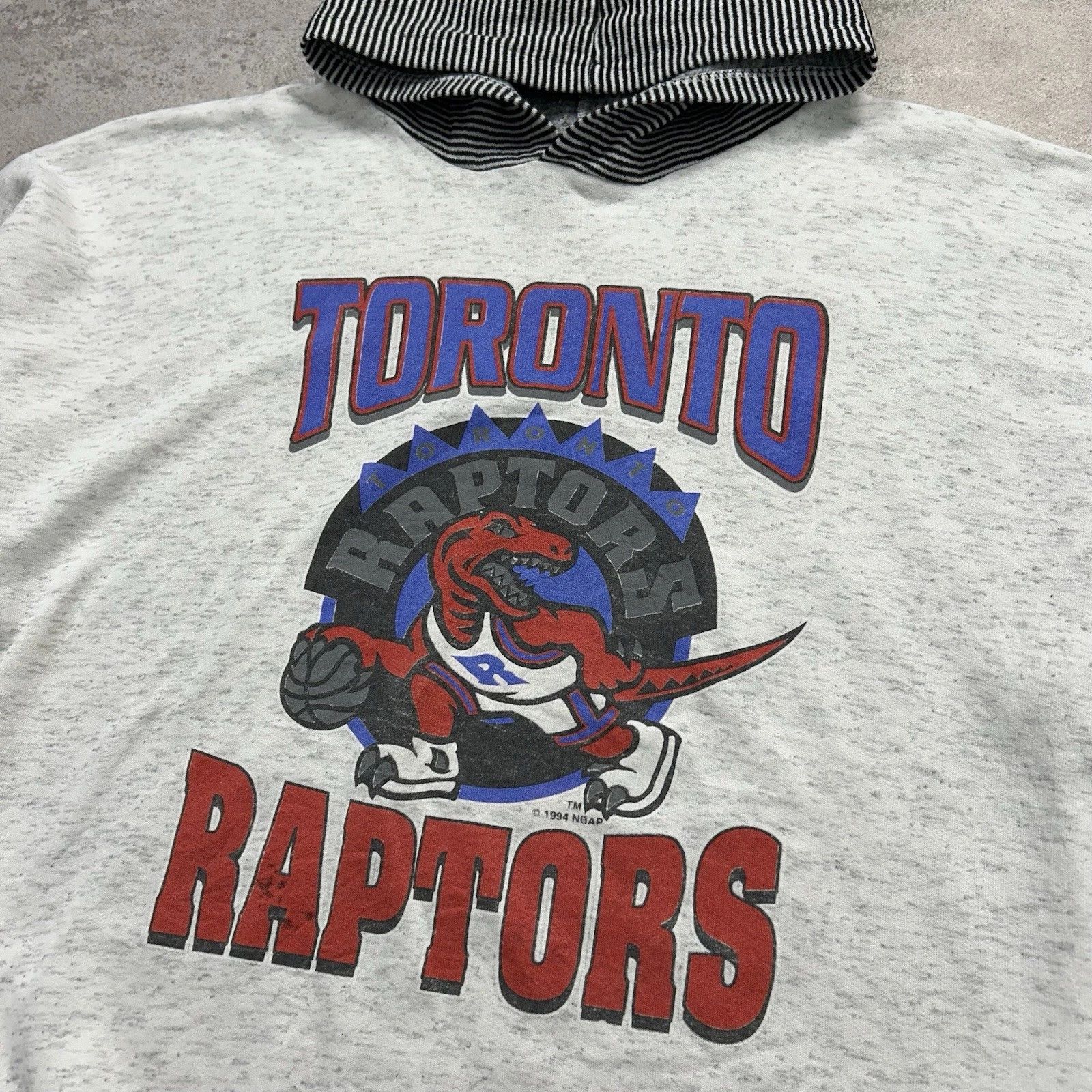NBA × Vintage RARE NBA TORONTO RAPTORS SWEATSHIRT HOODIE 1994 SIZE XL Size US XL / EU 56 / 4 - 2 Thumbnail