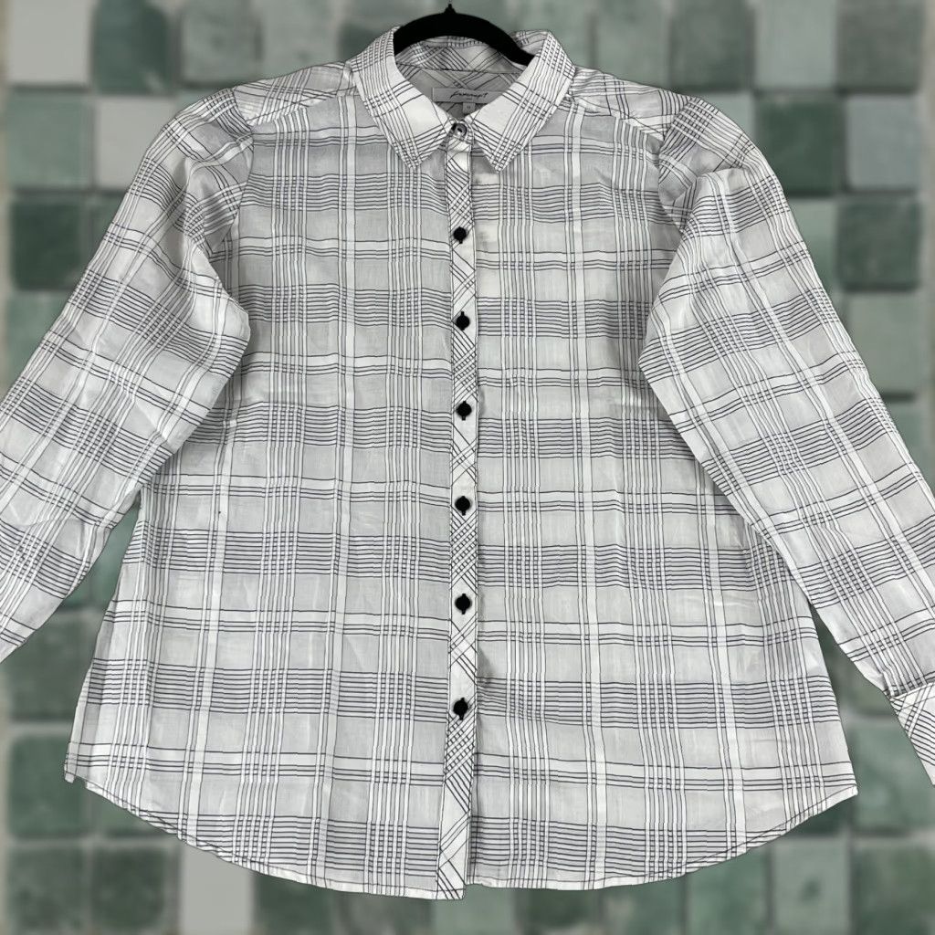 Vintage Foxcroft Davis Button-Up Shirt Womens Size 6 White Long Sleeve Plaid Casual Workwear New Size M / US 6-8 / IT 42-44 - 1 Thumbnail