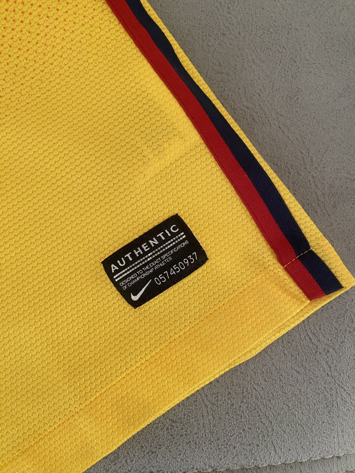 Nike Nike FC Barcelona 2012/13 Away Jersey Blockcore Size US M / EU 48-50 / 2 - 7 Thumbnail