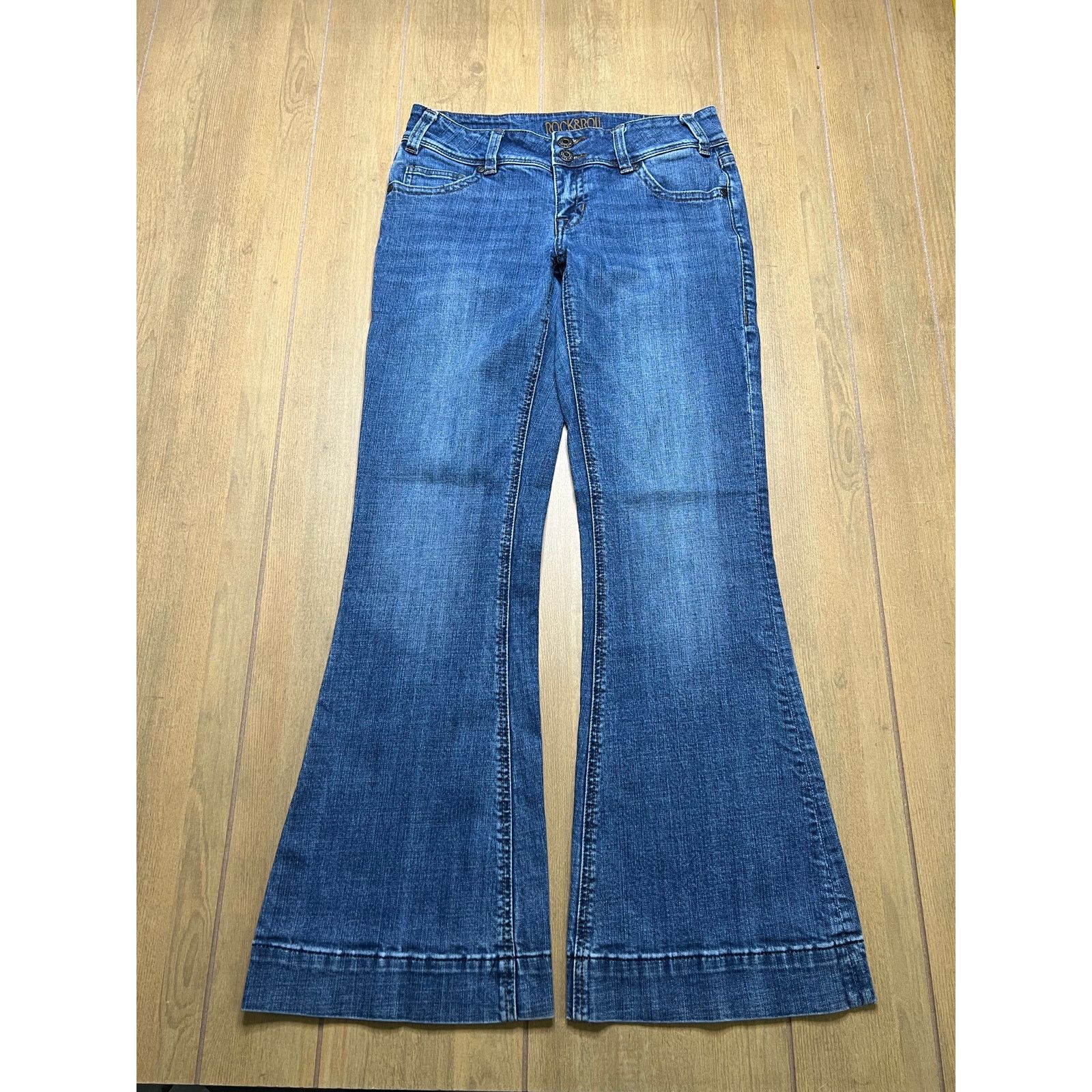 Vintage Rock & Roll Jeans Women’s Sz 27X32 Denim Mid Rise Flare Y2K Size 27" / US 4 / IT 40 - 2 Thumbnail