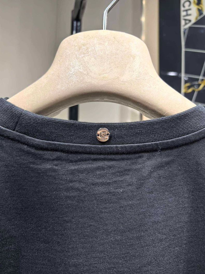 Givenchy Givenchy New arrival slant pocket round neck T-shirt short Size US S / EU 44-46 / 1 - 8 Thumbnail
