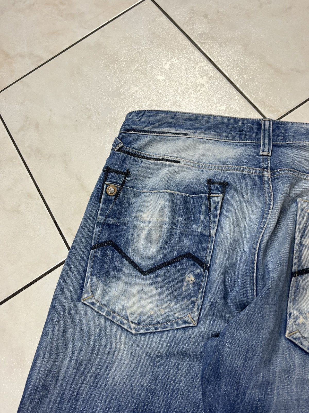 Energie × Vintage Vintage Energie distressed marrey jeans denim with keychain Size US 36 / EU 52 - 17 Thumbnail