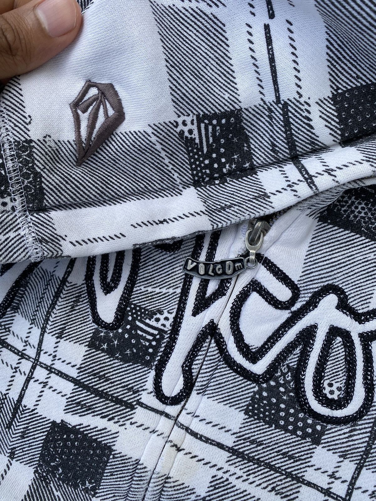 Vintage × Volcom RARE Vintage Y2K Volcom Overprint Zip Up Hoodie Size US L / EU 52-54 / 3 - 7 Thumbnail