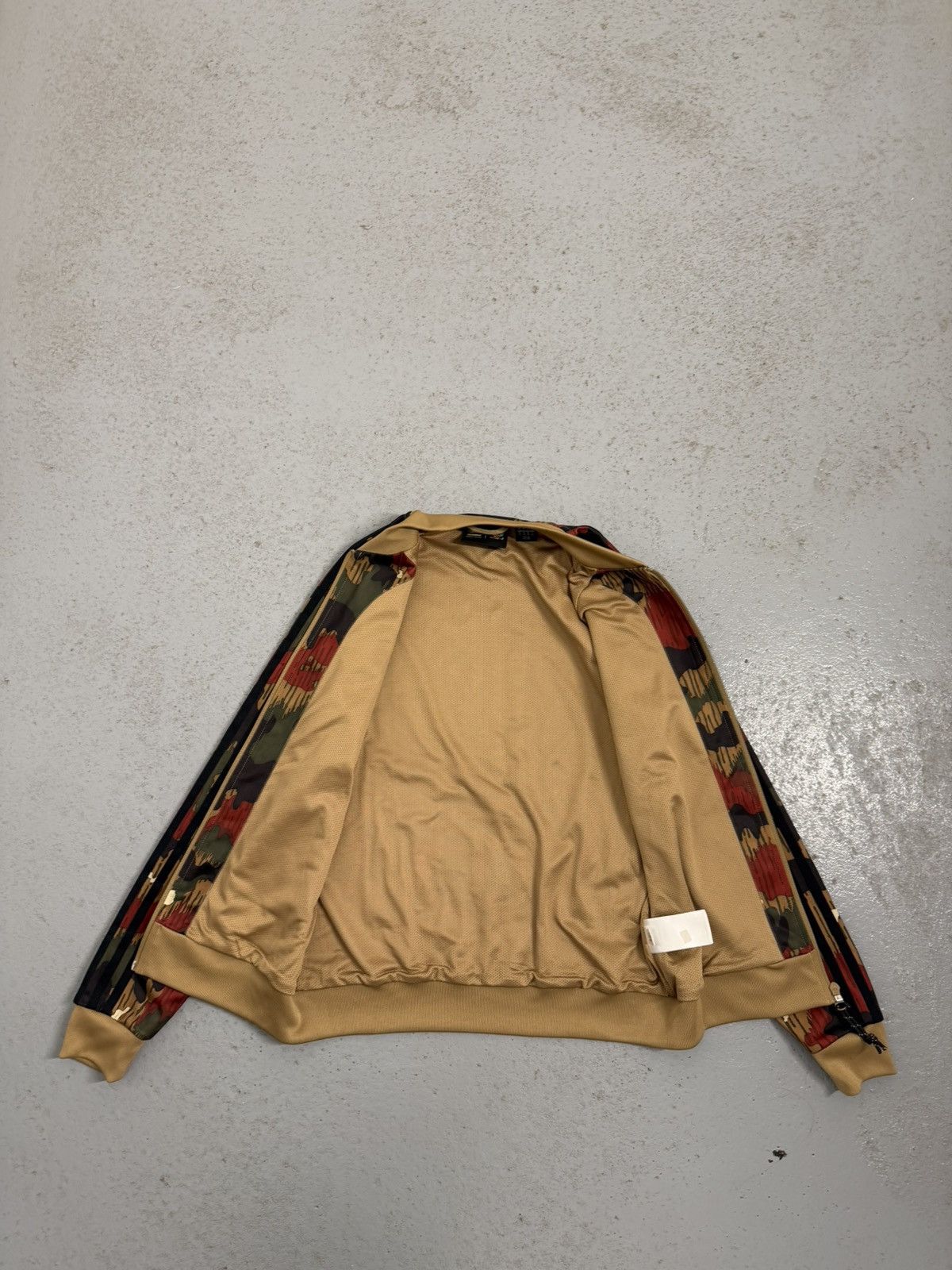 Adidas × Pharrell Adidas Farrell Williams Huhiking Camo 3Stripes Zip Tracksuit Size US S / EU 44-46 / 1 - 14 Thumbnail