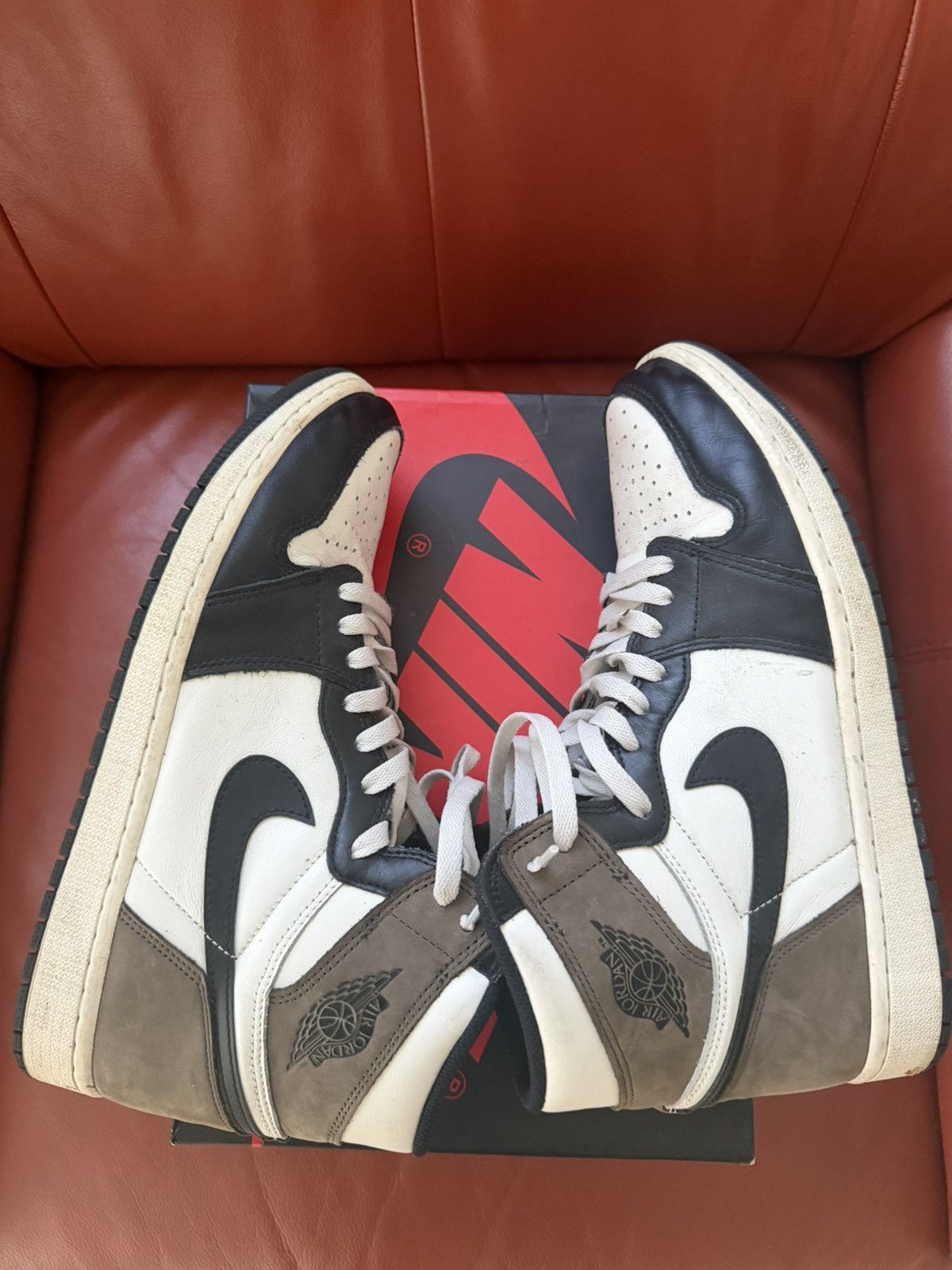 Jordan Brand Jordan 1 Mocha Size US 11.5 / EU 44-45 - 1 Thumbnail