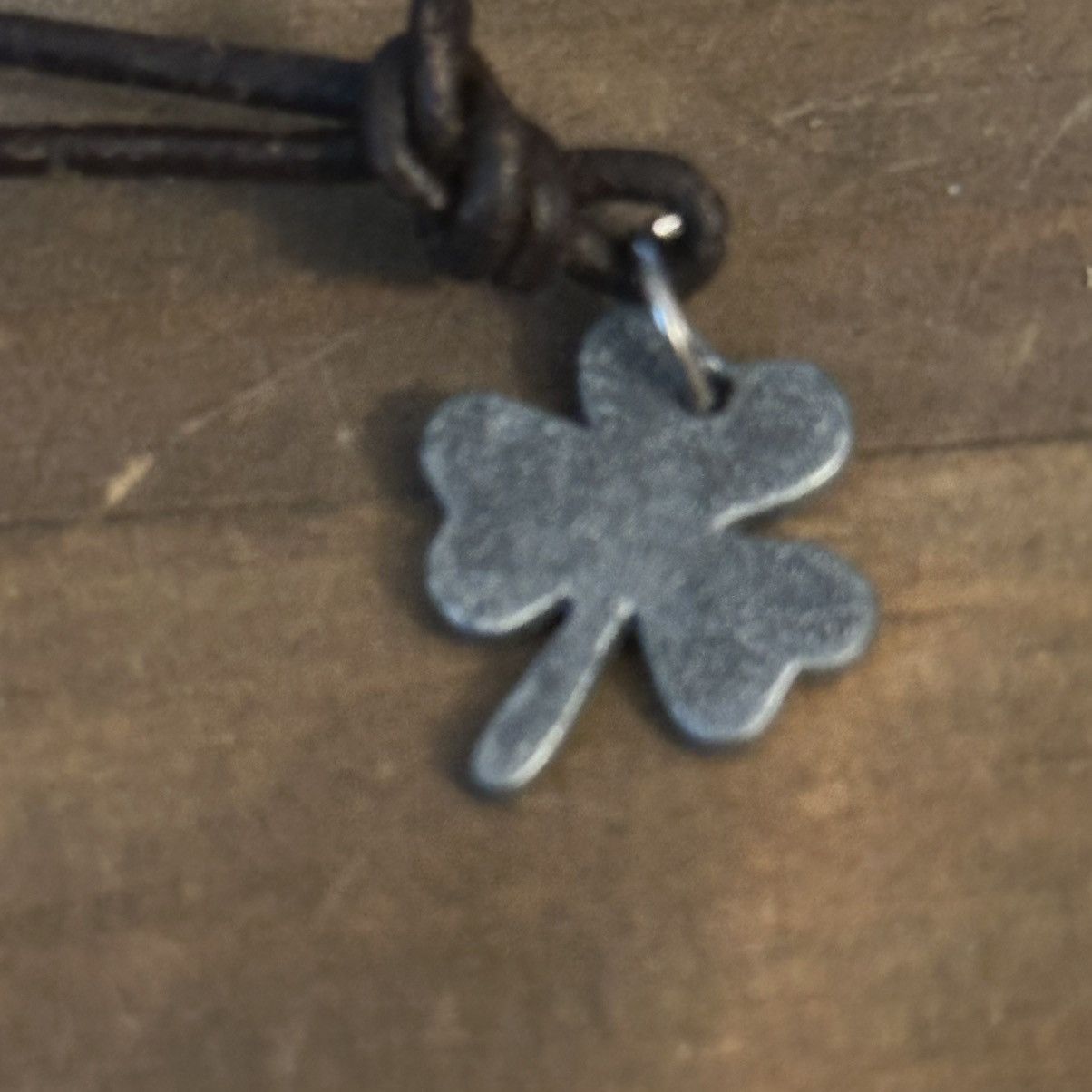 Vintage Vintage pewter shamrock pendant leather cord necklace Size ONE SIZE - 4 Thumbnail