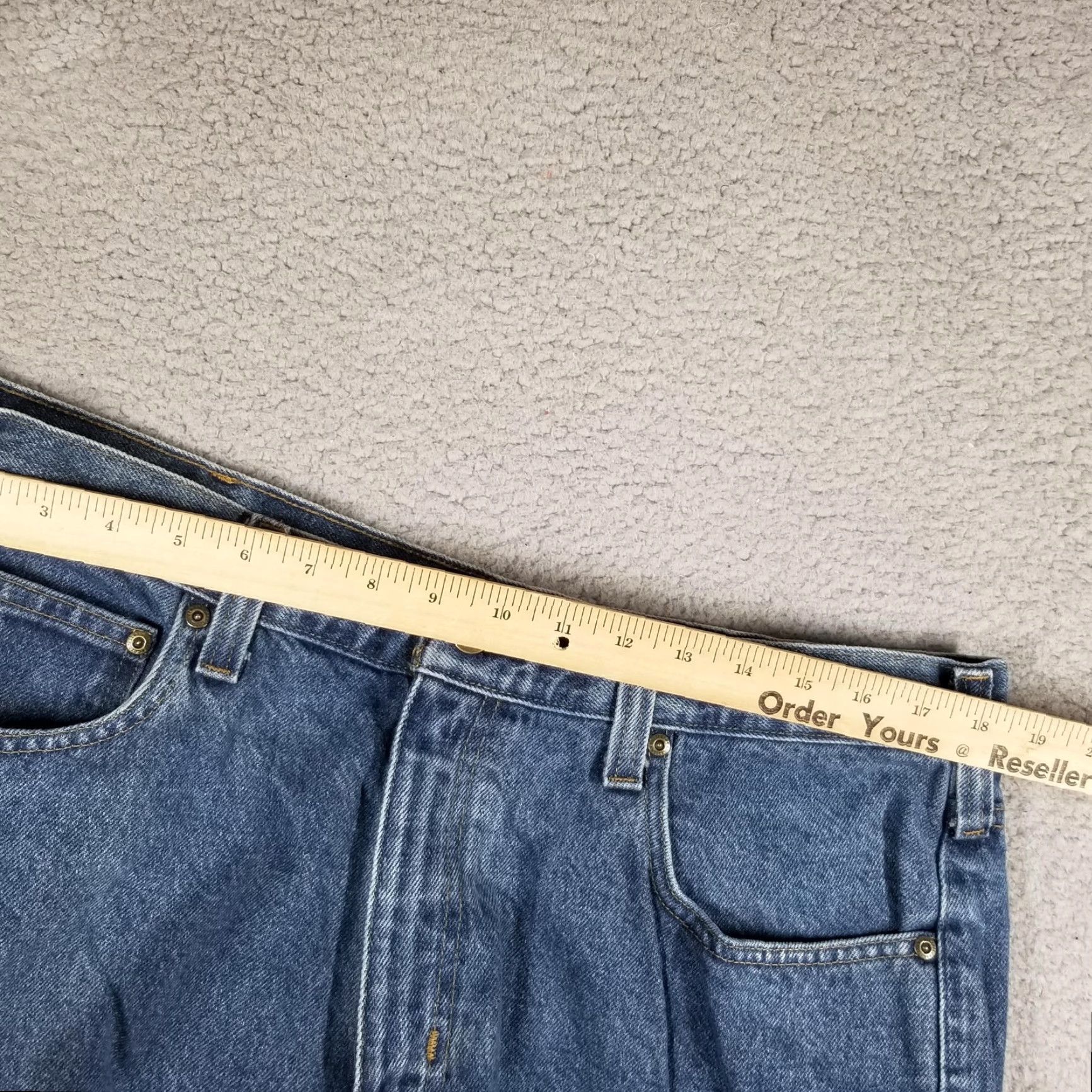 Carhartt VINTAGE? Carhartt Jeans Men's 38x32 Blue Relaxed Fit Straight Leg Denim Workwear 5-Pocket Zip Fly Carhartt Logo Patch Mens 38x32 Size US 38 / EU 54 - 3 Thumbnail