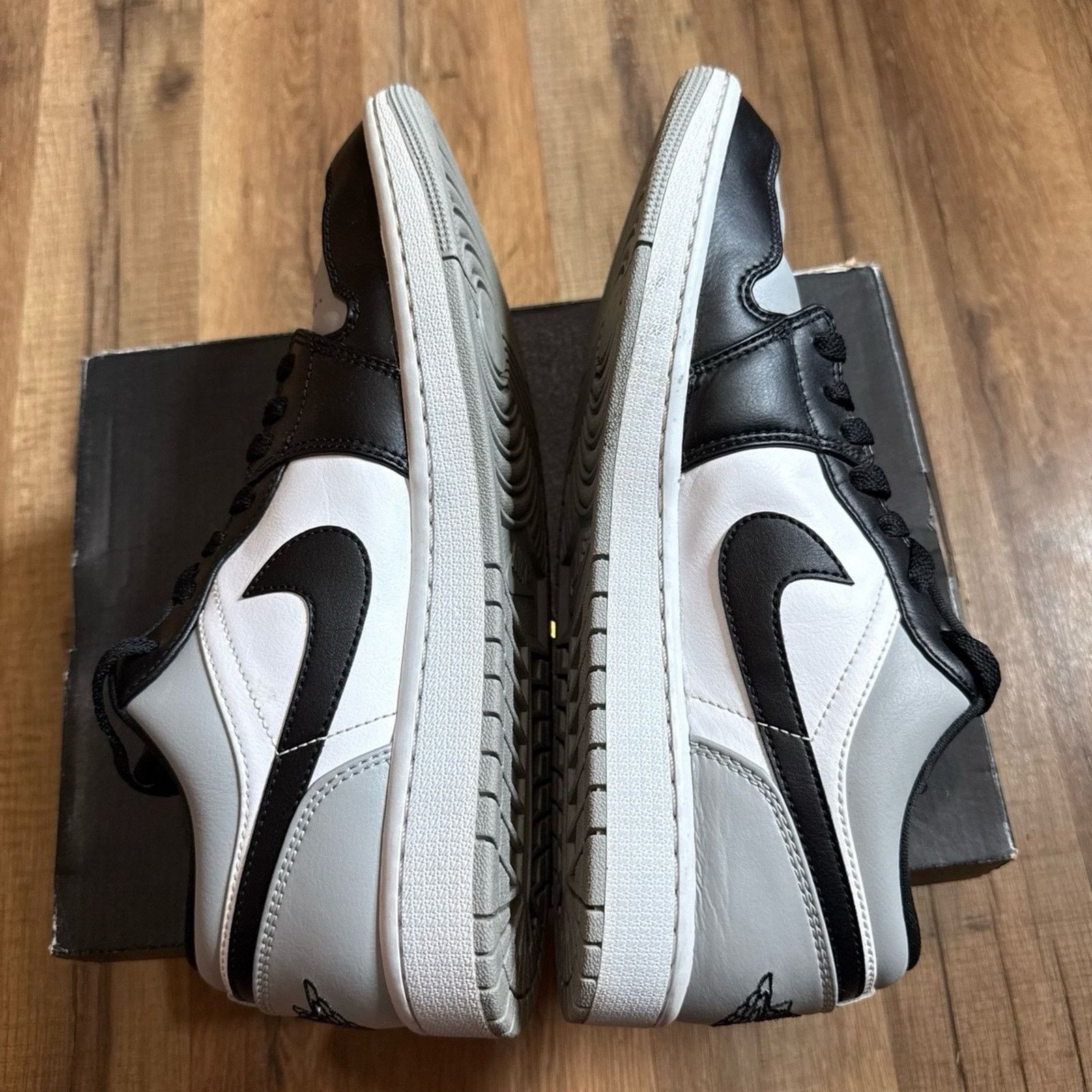 Jordan Brand Jordan 1 Low Shadow Toe Size US 10 / EU 43 - 3 Thumbnail