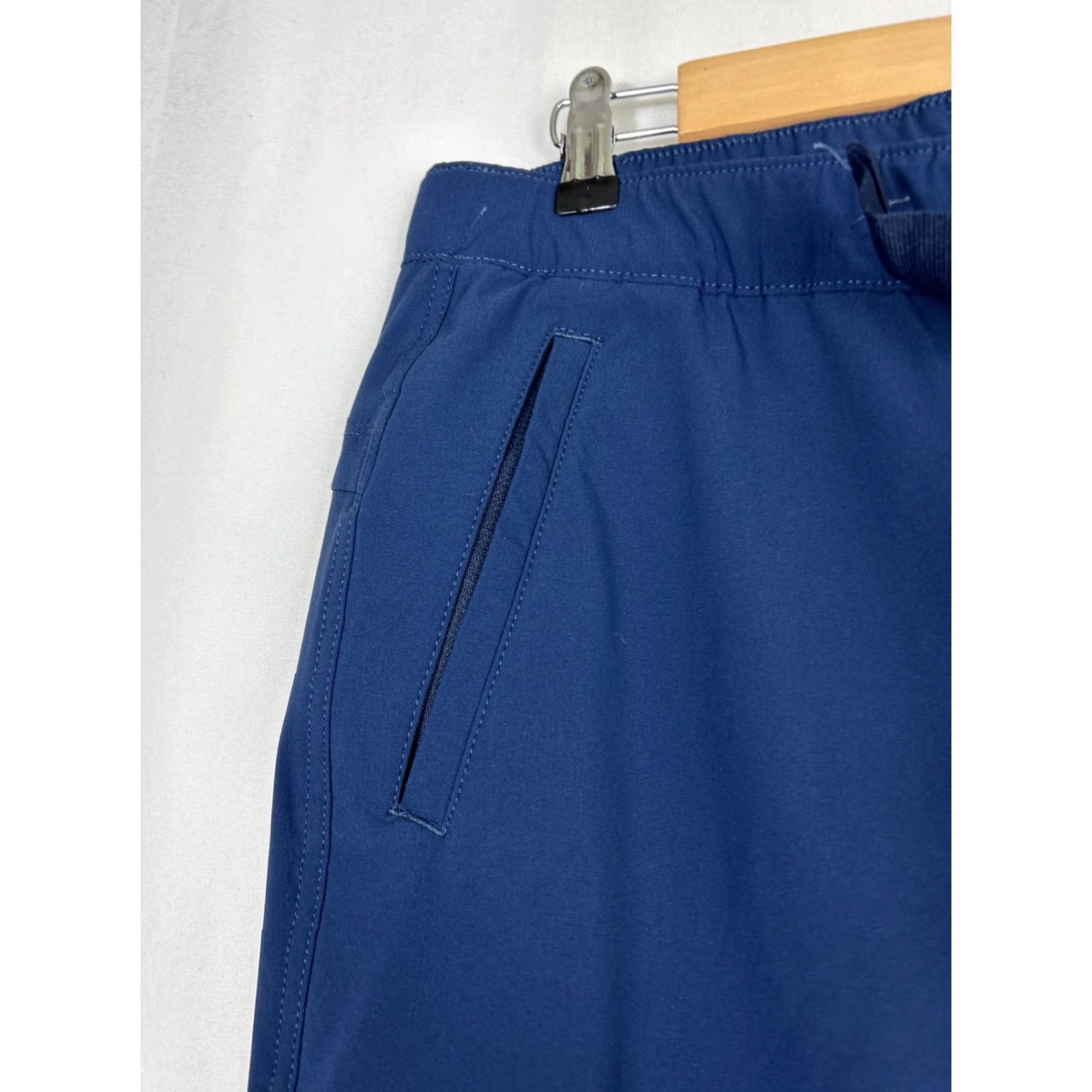 Eddie Bauer Eddie Bauer Womens Size 16 Travex Belted Navy Pants Cargo Cropped 36x23 Size 38" / US 16 / IT 52 - 4 Thumbnail