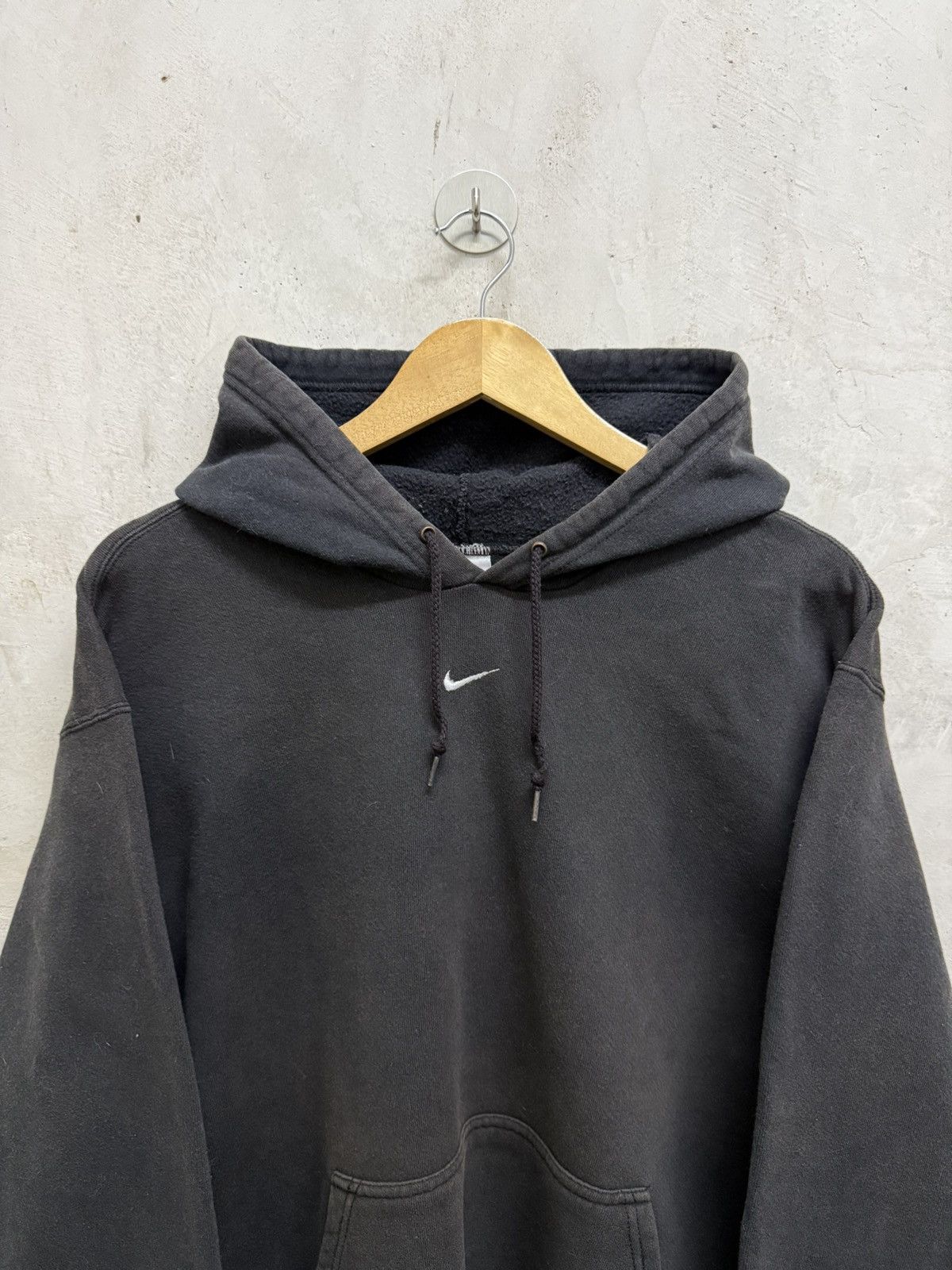 Nike Vintage 2000s Sun Faded Nike Center Swoosh Hoodie Size US L / EU 52-54 / 3 - 2 Thumbnail
