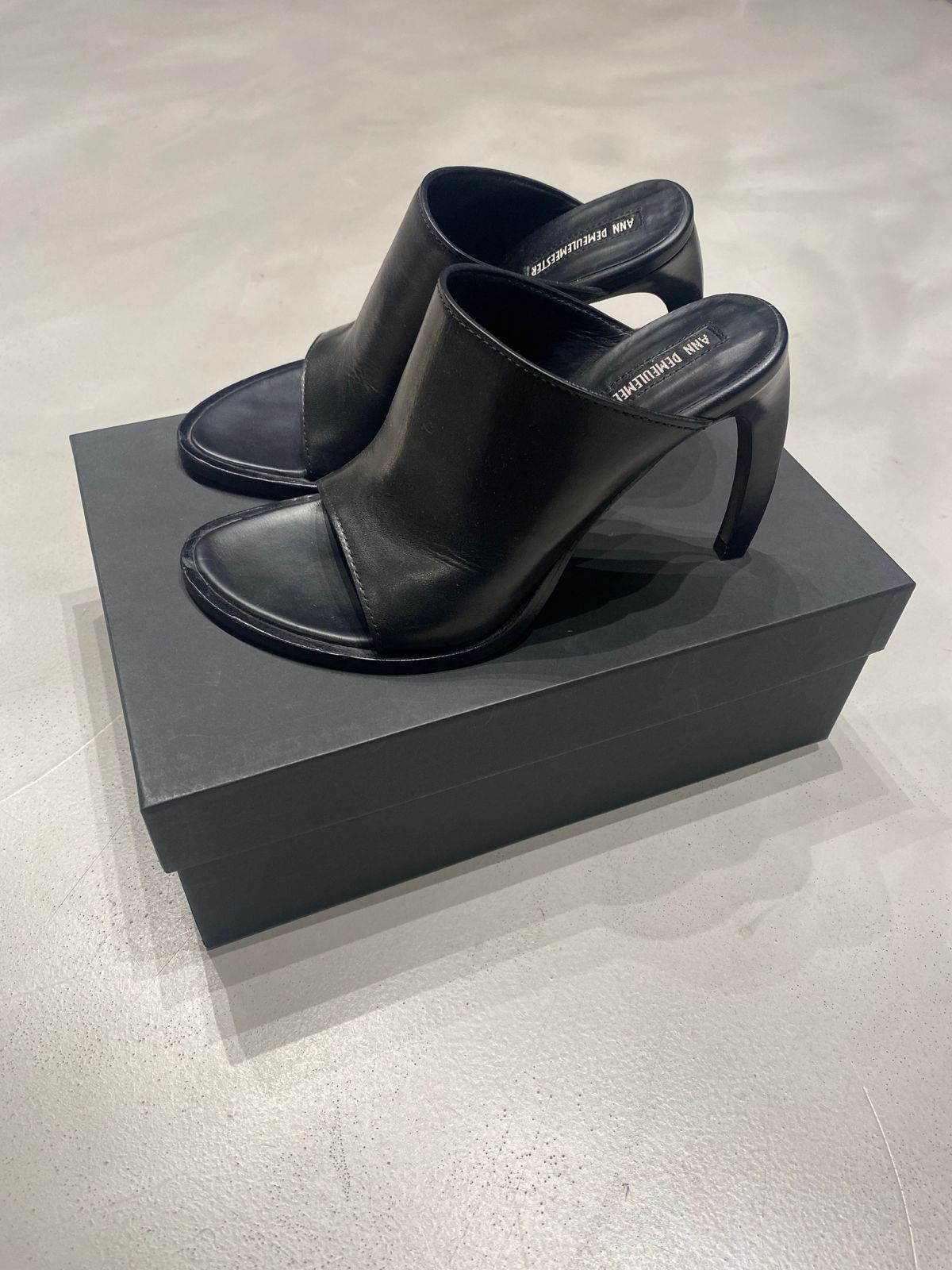 Ann Demeulemeester BLACK LEATHER MULES Size US 8 / IT 38 - 1 Thumbnail