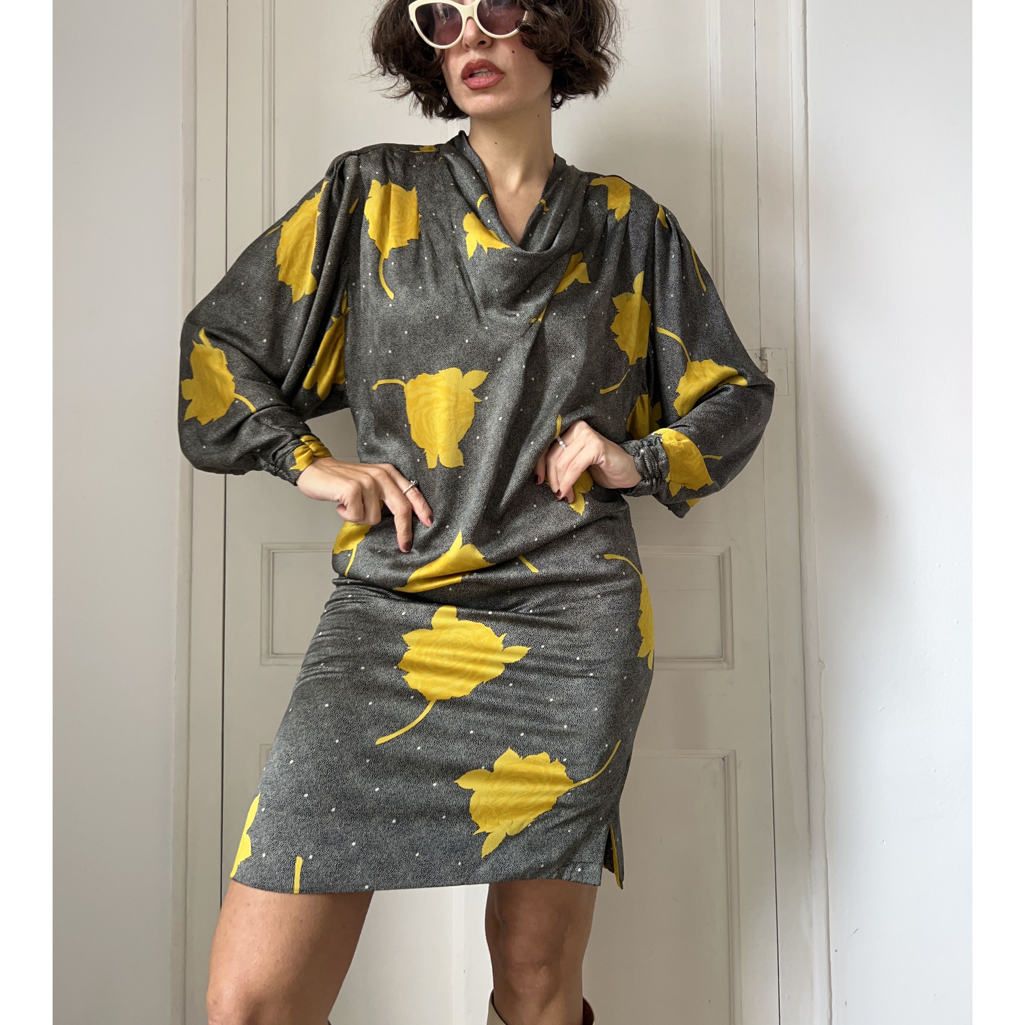 Vintage Vintage 80s Yellow Rose Print Wiggle Dress Size M / US 6-8 / IT 42-44 - 5 Thumbnail