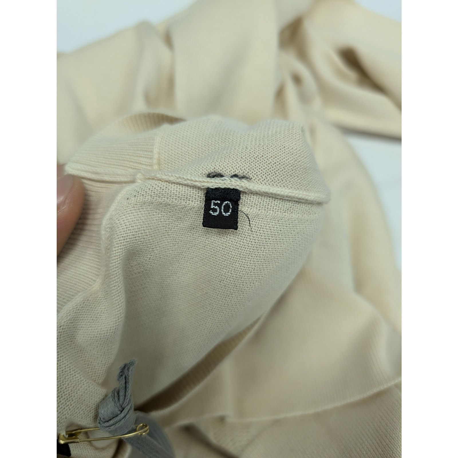 Tom Ford o1rshd1 Q:2 / Sweatshirt in Beige Size US M / EU 48-50 / 2 - 21 Thumbnail