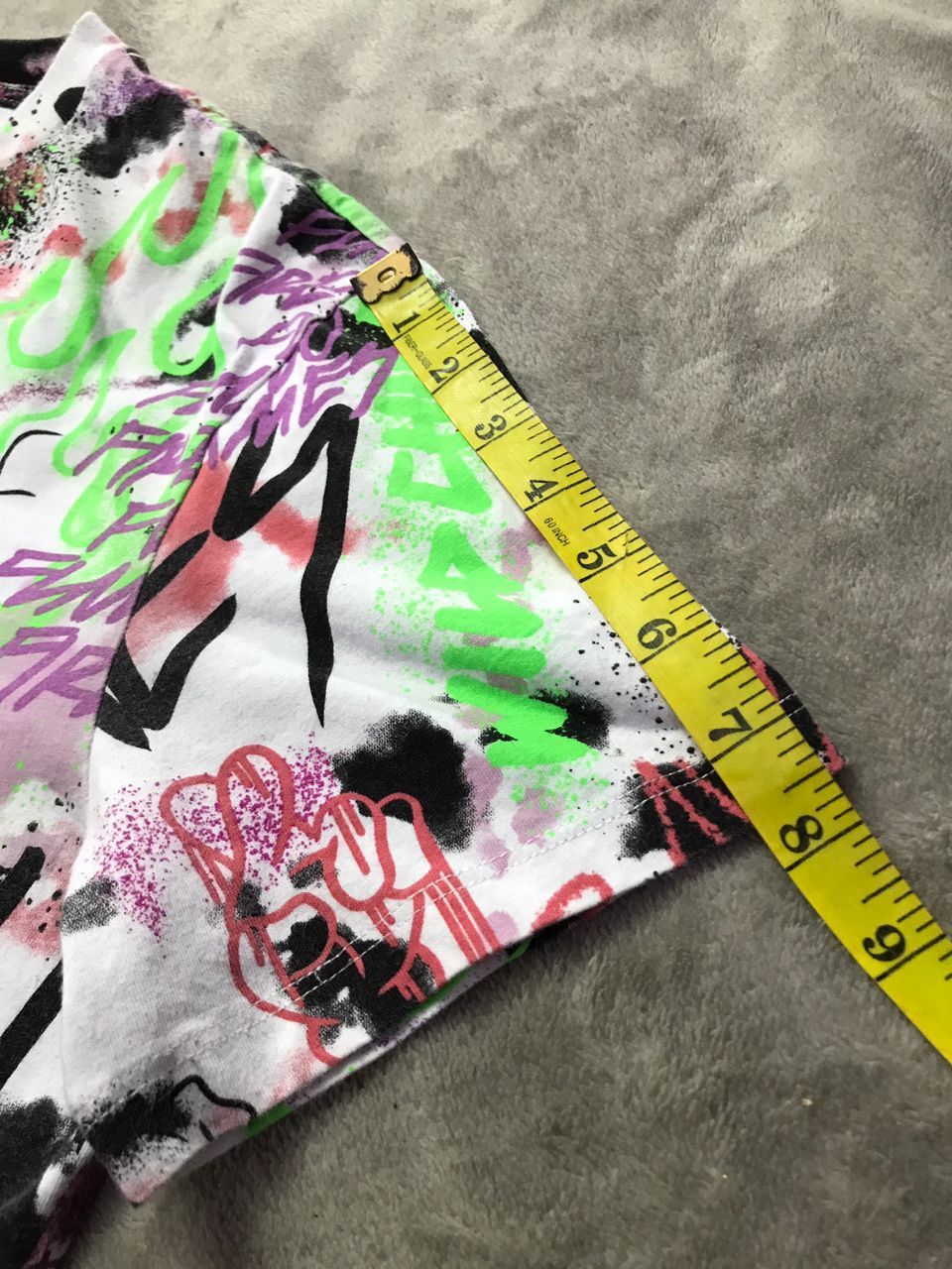 Bershka Bershka Graffiti T-Shirt Size US S / EU 44-46 / 1 - 8 Thumbnail