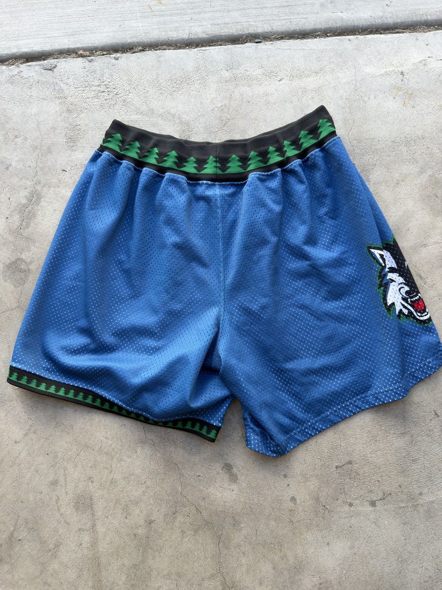 Starter Vintage Minnesota Timberwolves Starter Shorts NBA XXL Size US 34 / EU 50 - 5 Thumbnail