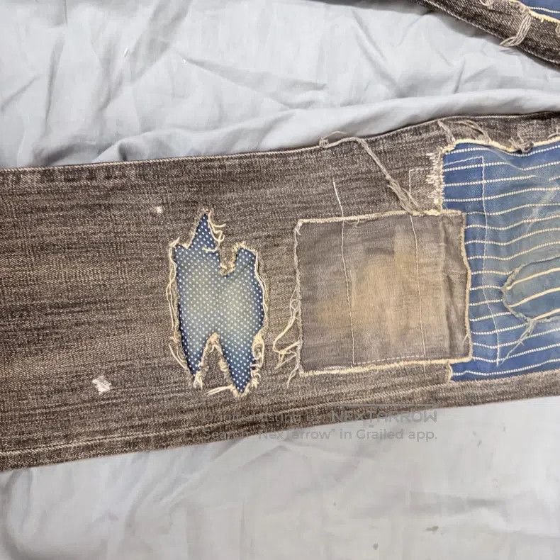 Neighborhood Neighborhood size S Jeans Size US 26 / EU 42 - 4 Thumbnail