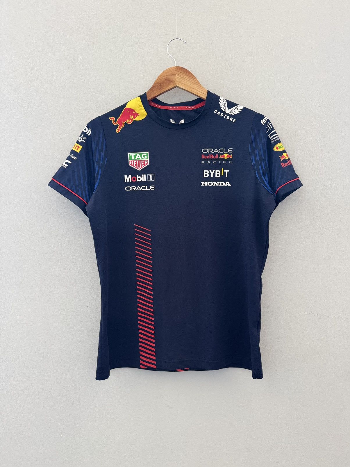 Formula 1 FORMULA ONE ORACLE RED BULL RACING TEAM CASTORE OFFICIAL Size US M / EU 48-50 / 2 - 1 Thumbnail