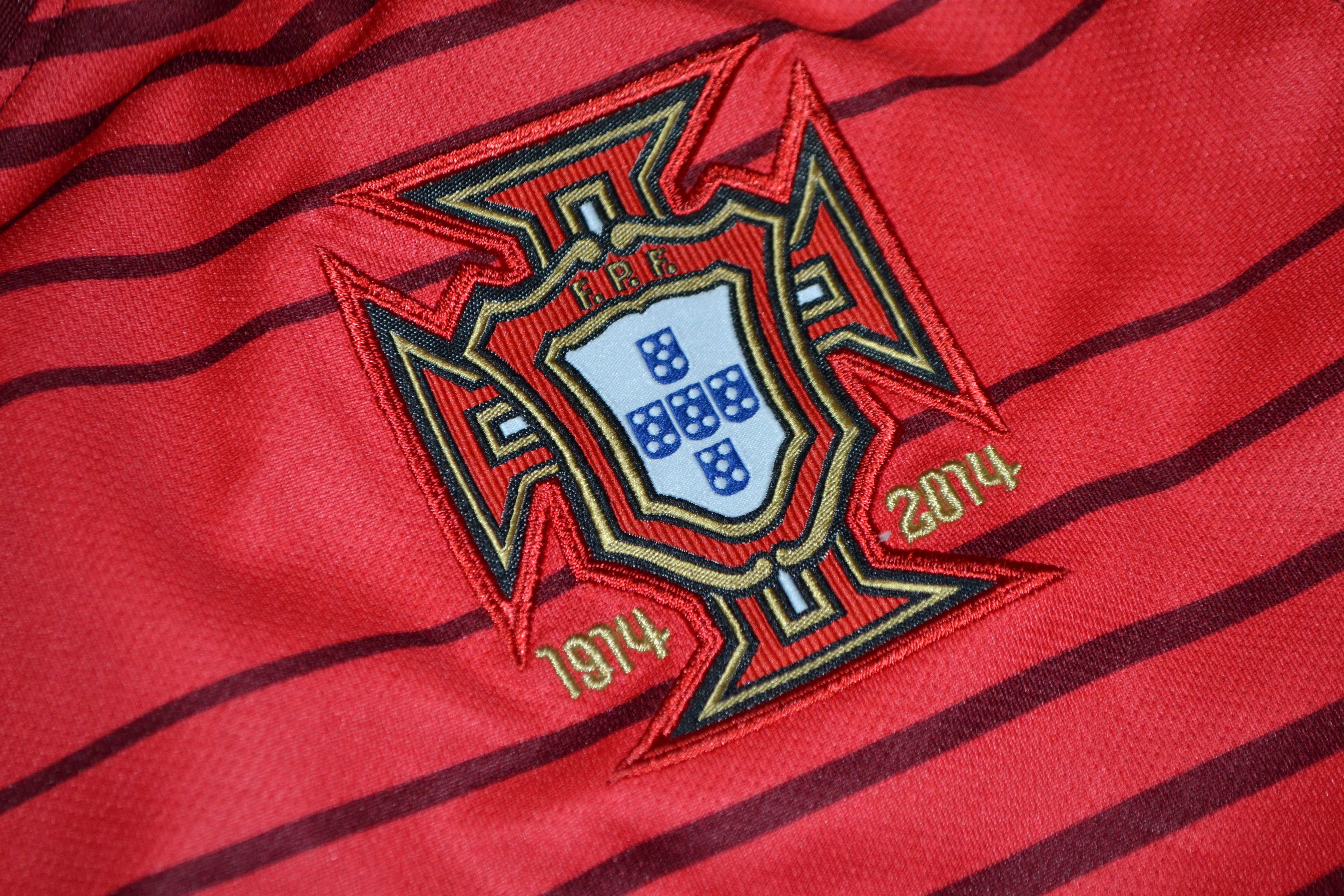Nike Portugal Home Kit Shirt 2014 2015 Soccer Jersey Camiseta Size US M / EU 48-50 / 2 - 4 Thumbnail