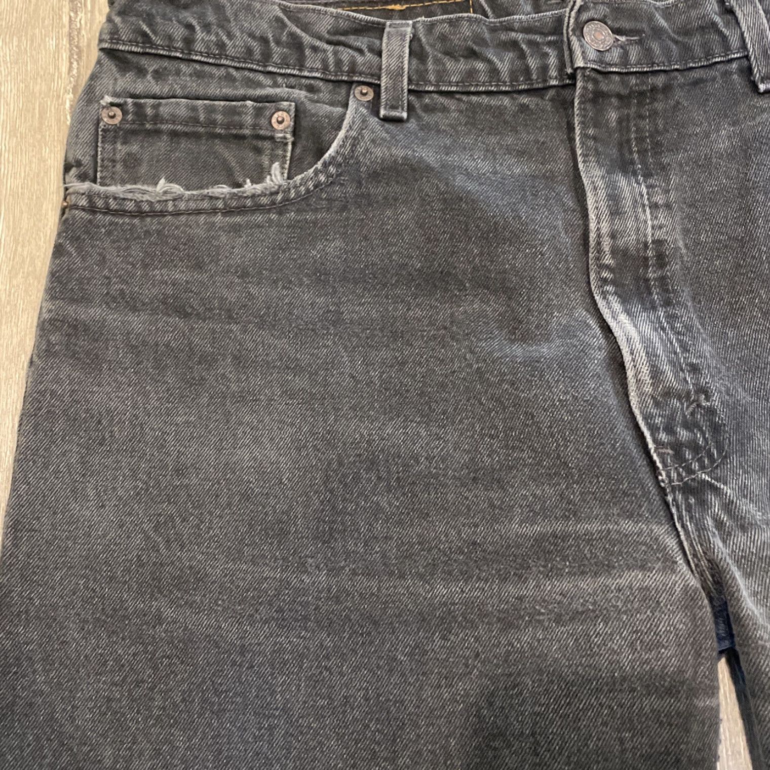 Levi's VINTAGE Levi's 550 Tapered Jeans 38x31 Distressed Black USA 90s Unisex Size 26" / US 2 / IT 38 - 6 Thumbnail