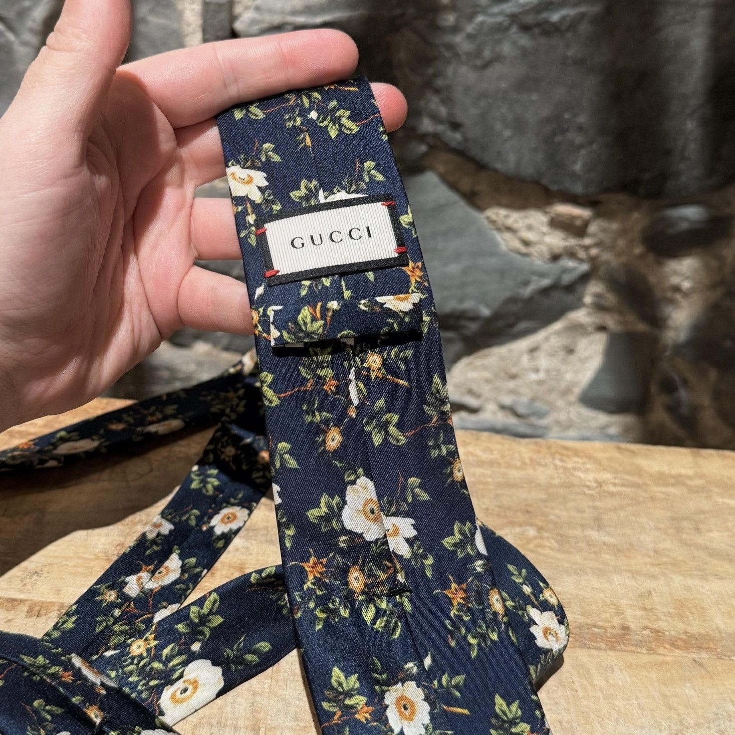 Gucci Gucci Navy Blue Ivory Floral Print Silk Tie Size ONE SIZE - 6 Thumbnail