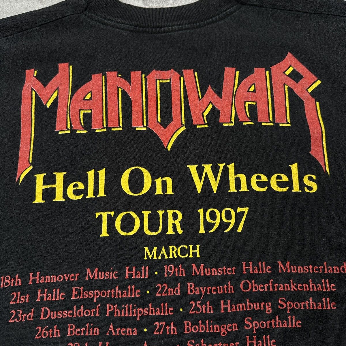 Band Tees Vintage Manowar 1997 T-Shirt Hell On Wheels Tour Sleeveless Size US M / EU 48-50 / 2 - 16 Thumbnail
