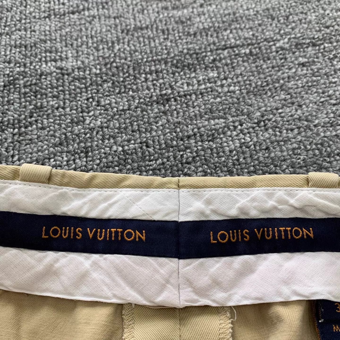 Louis Vuitton Louis Vuitton Khaki 36 Shorts 9/10 Size 26" / US 2 / IT 38 - 4 Thumbnail