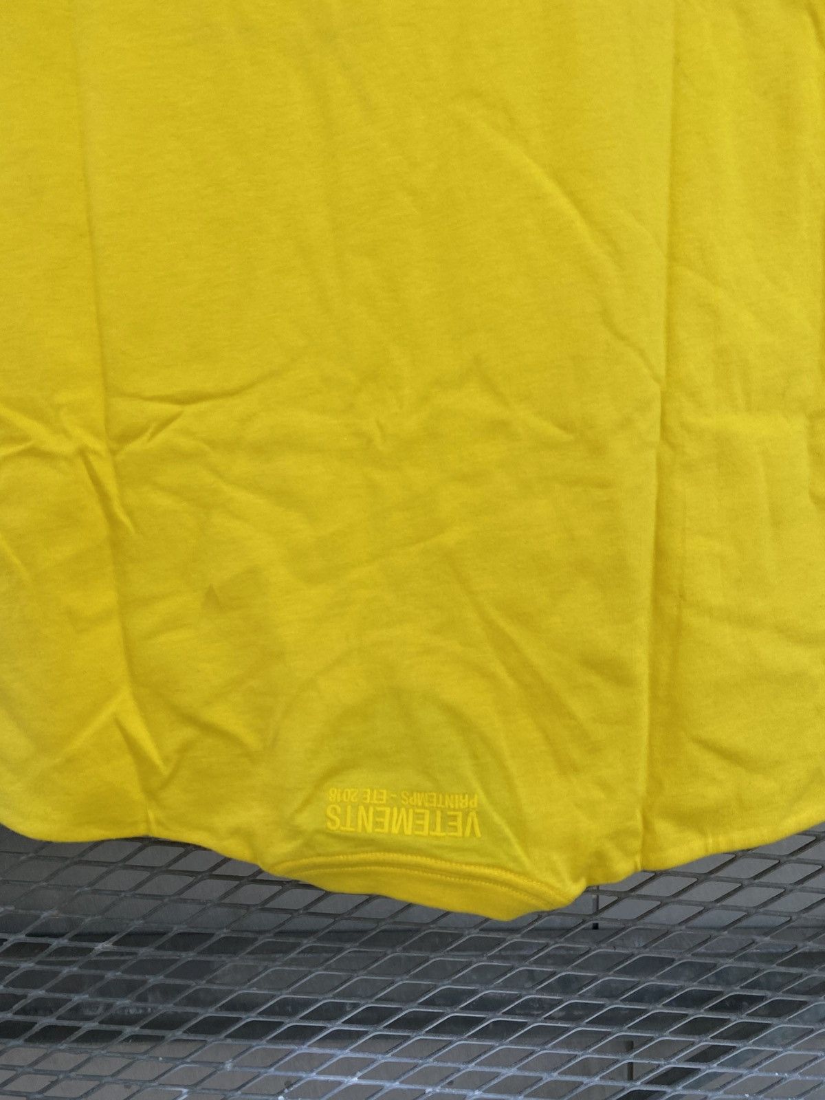 Vetements Vetements x DHL Upside Down Polo T-Shirt New Size US S / EU 44-46 / 1 - 15 Thumbnail