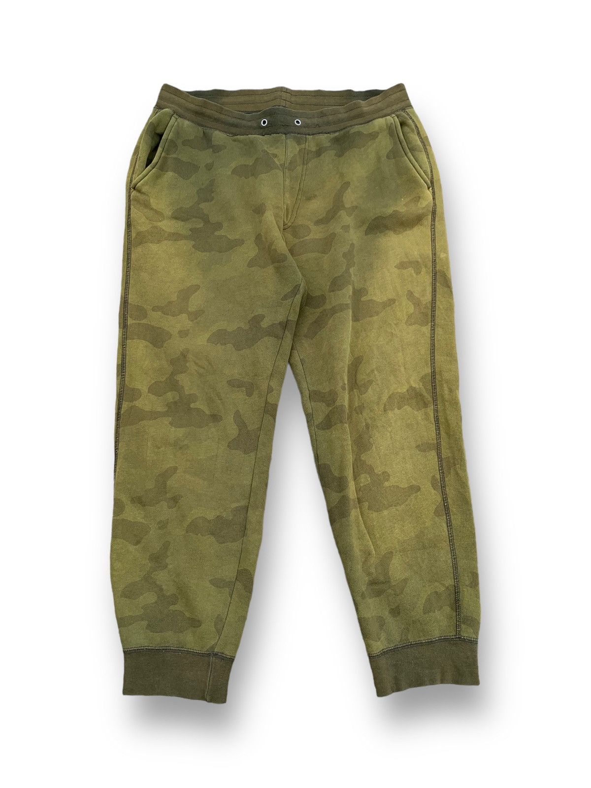Japanese Brand × Uniqlo Steals! Uniqlo Green Camo Joggers Sweatpants Size US 35 - 1 Thumbnail