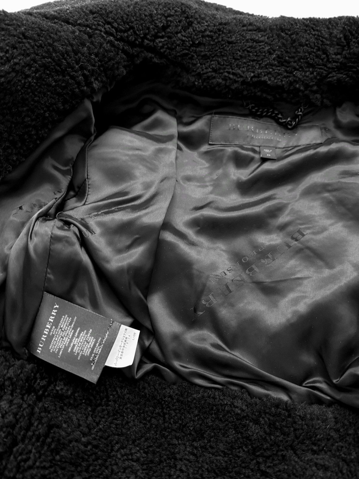 Burberry Prorsum 2010 Runway Cropped Iceland Shearling Cracked Leather Jacket Size S / US 4 / IT 40 - 14 Thumbnail