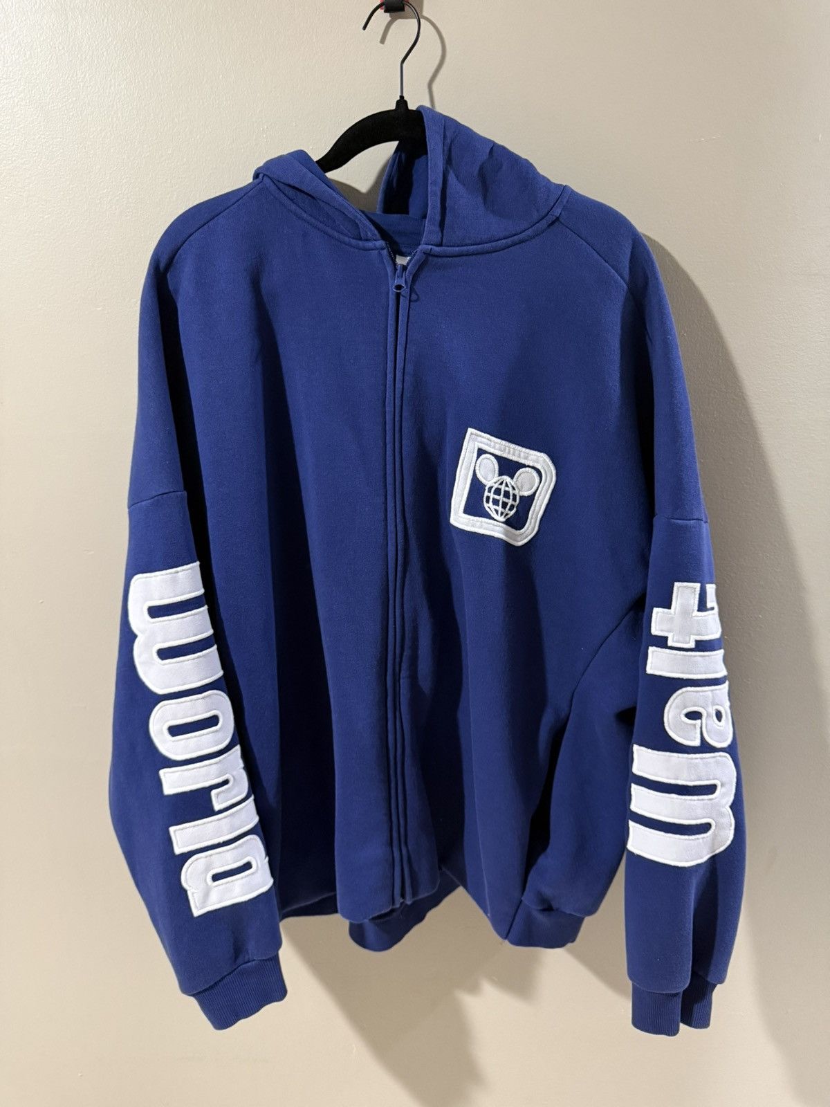 Disney Disney hoodie Size US XL / EU 56 / 4 - 1 Thumbnail